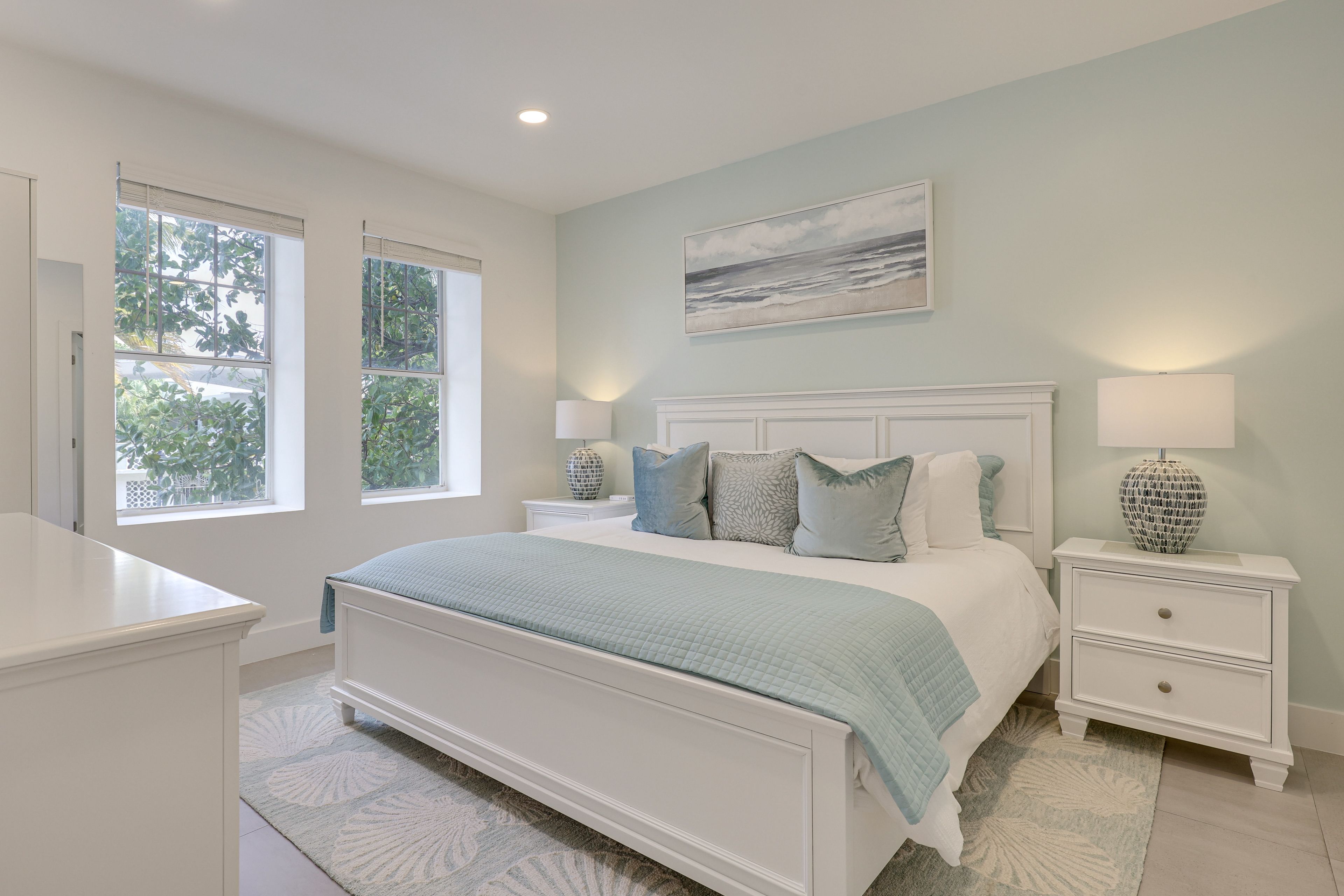 Bedroom | King Bed | Smart TV | Linens Provided