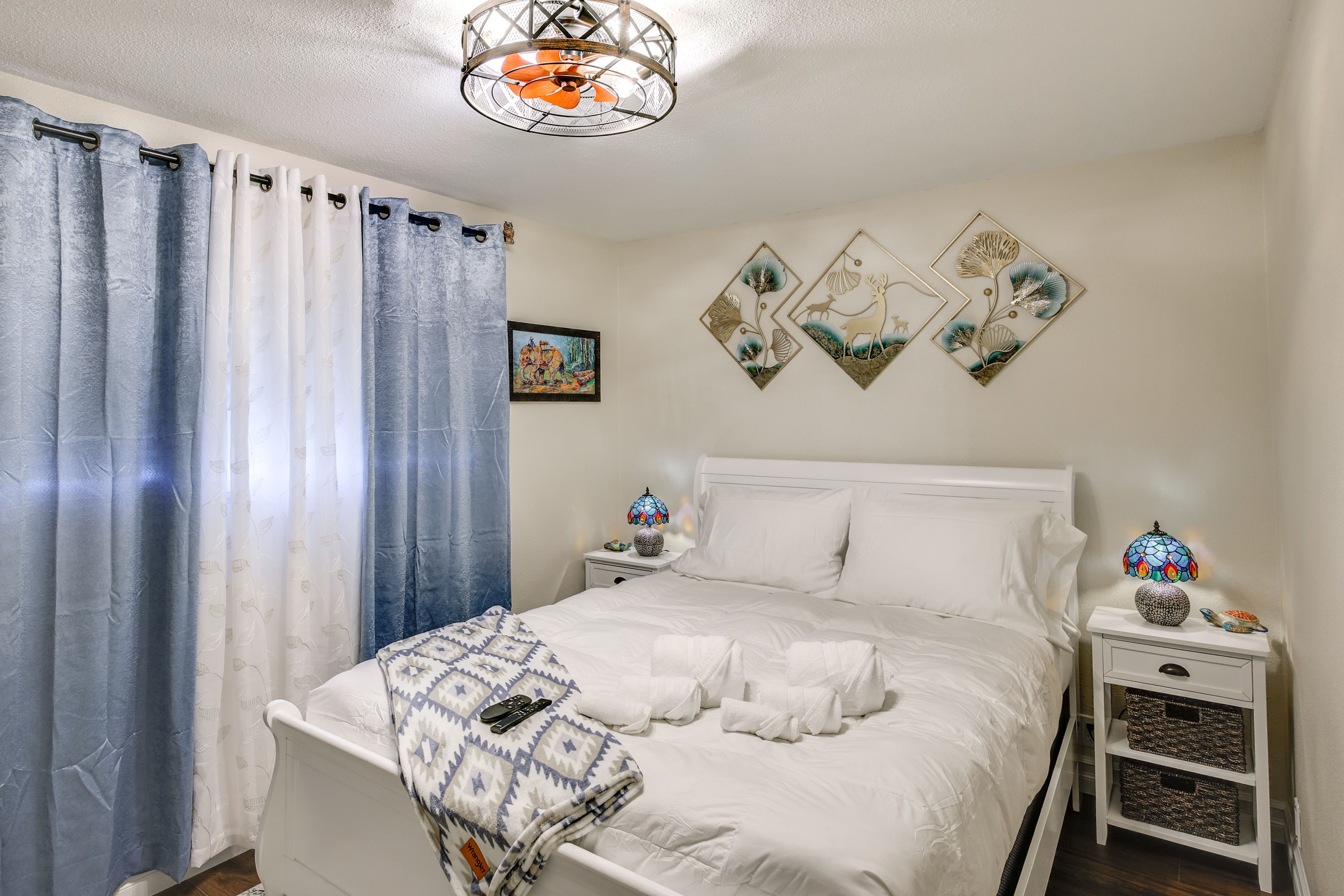 Bedroom 2 | Queen Bed