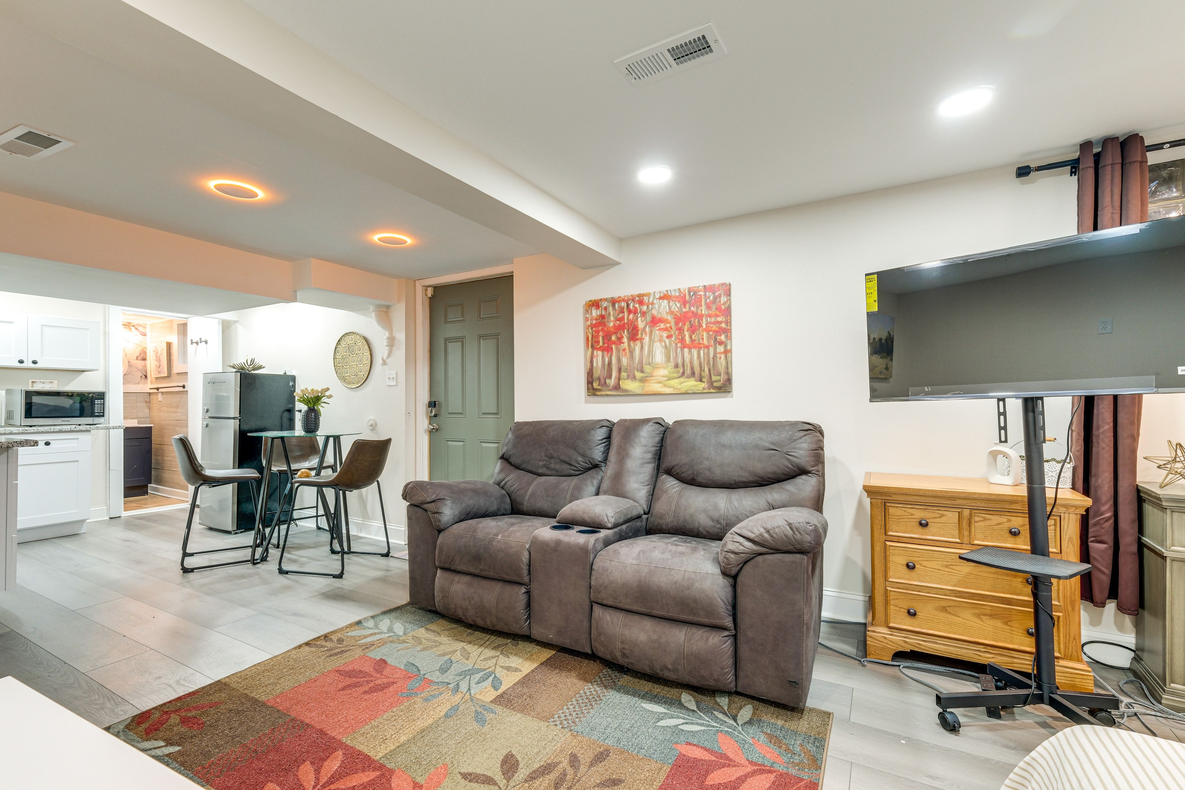 Living Area | Smart TV