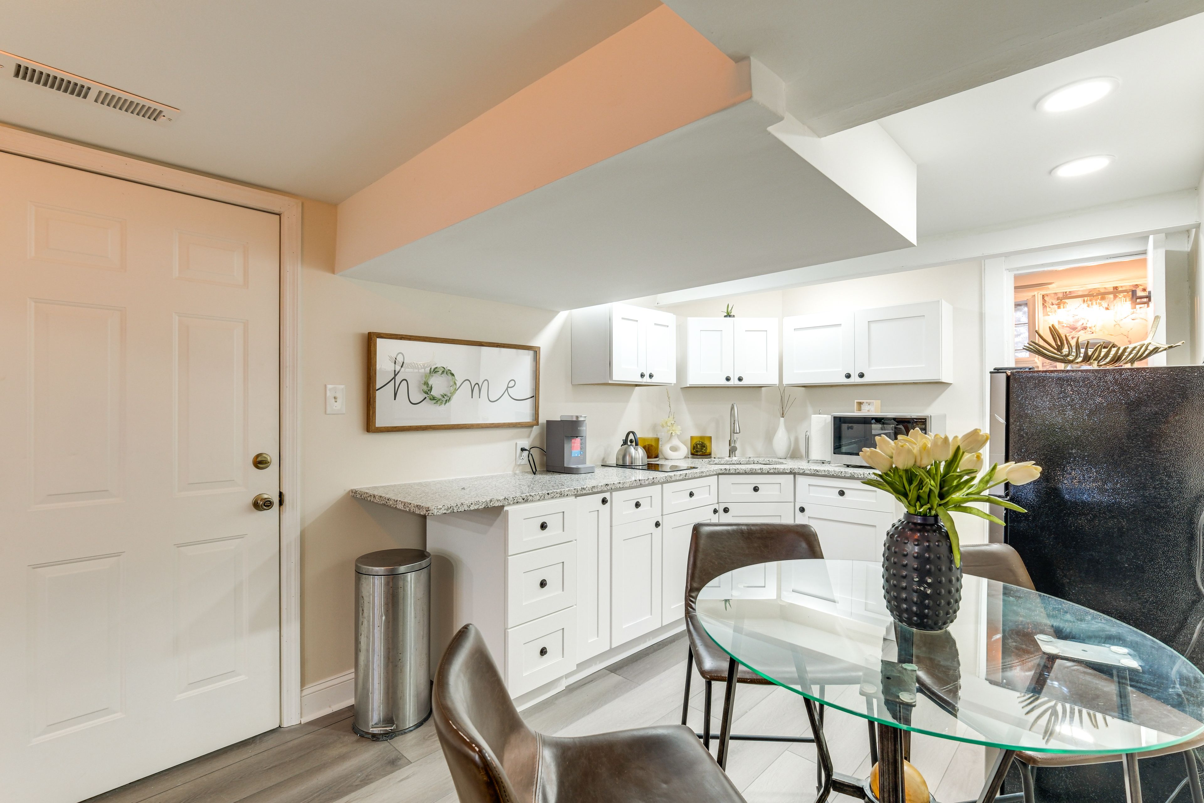 Dining Area | Dishware/Flatware