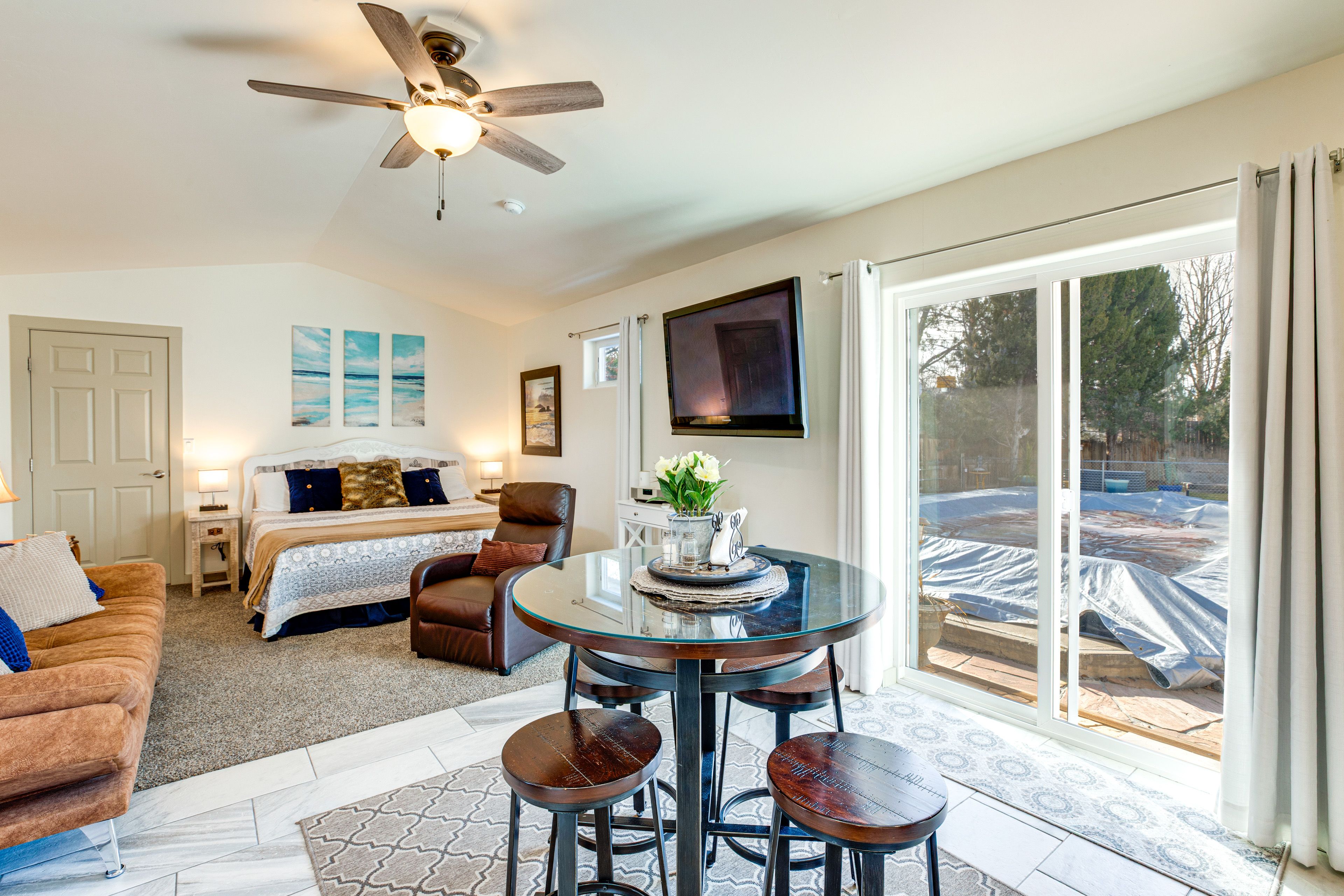 Studio | Dining Area | Dishware & Flatware | Access to Pool