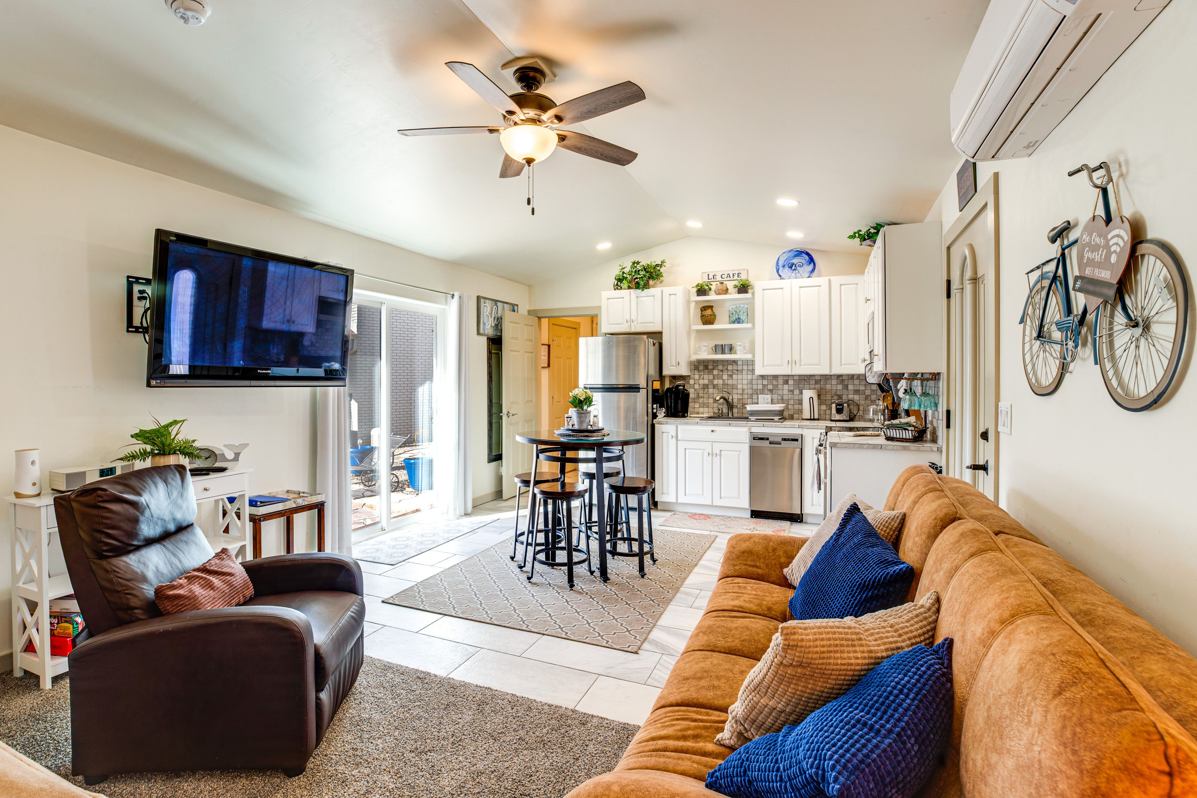 Studio | Interior | Central A/C & Heating | Free WiFi