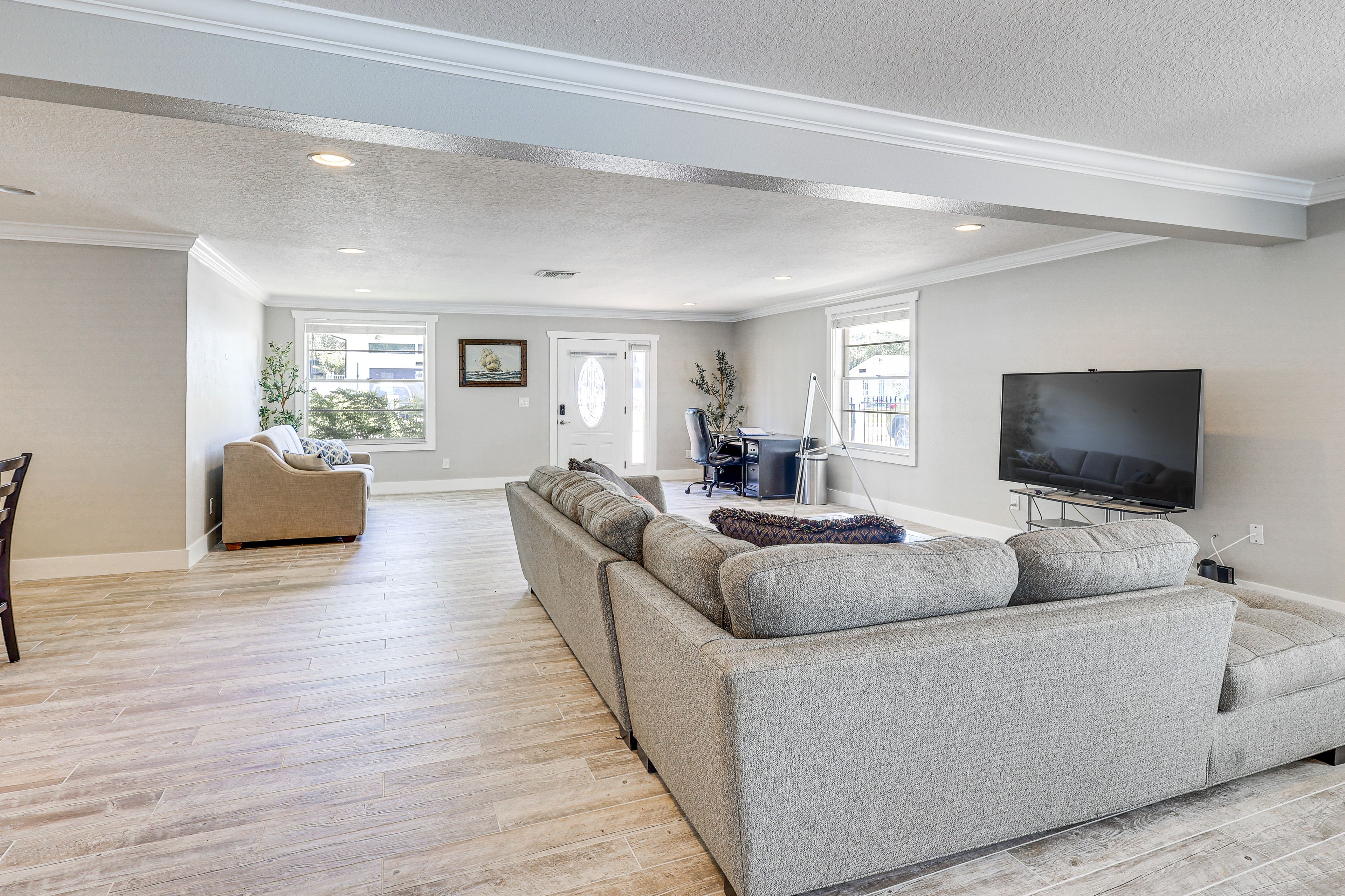 Living Room | Sleeper Sofa | Desk