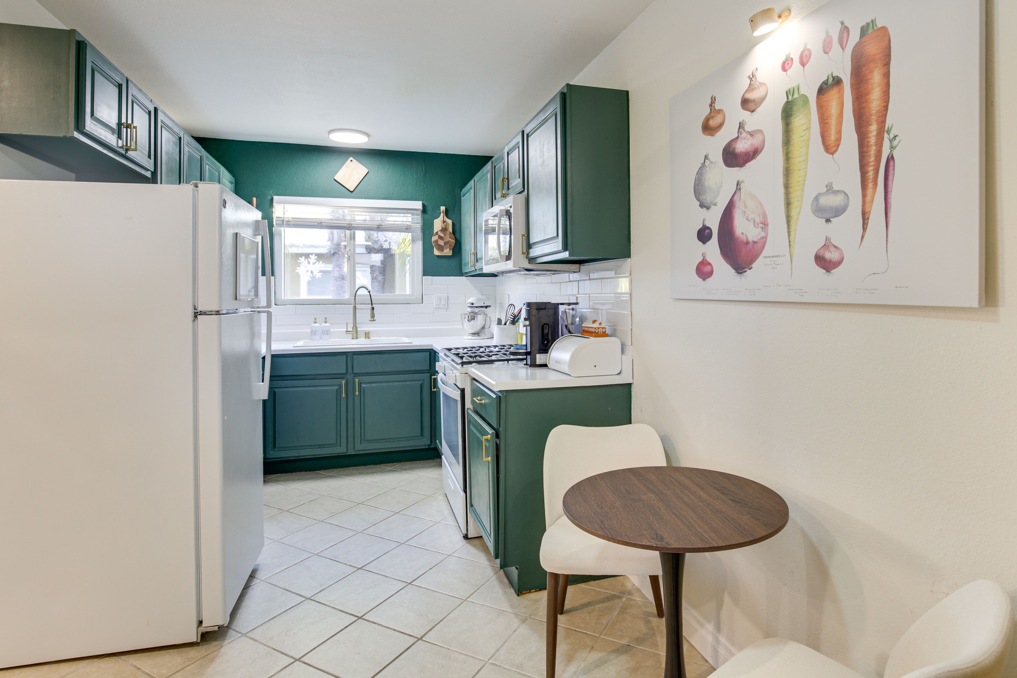 Kitchen | Ninja Coffee Maker | Crockpot | Toaster