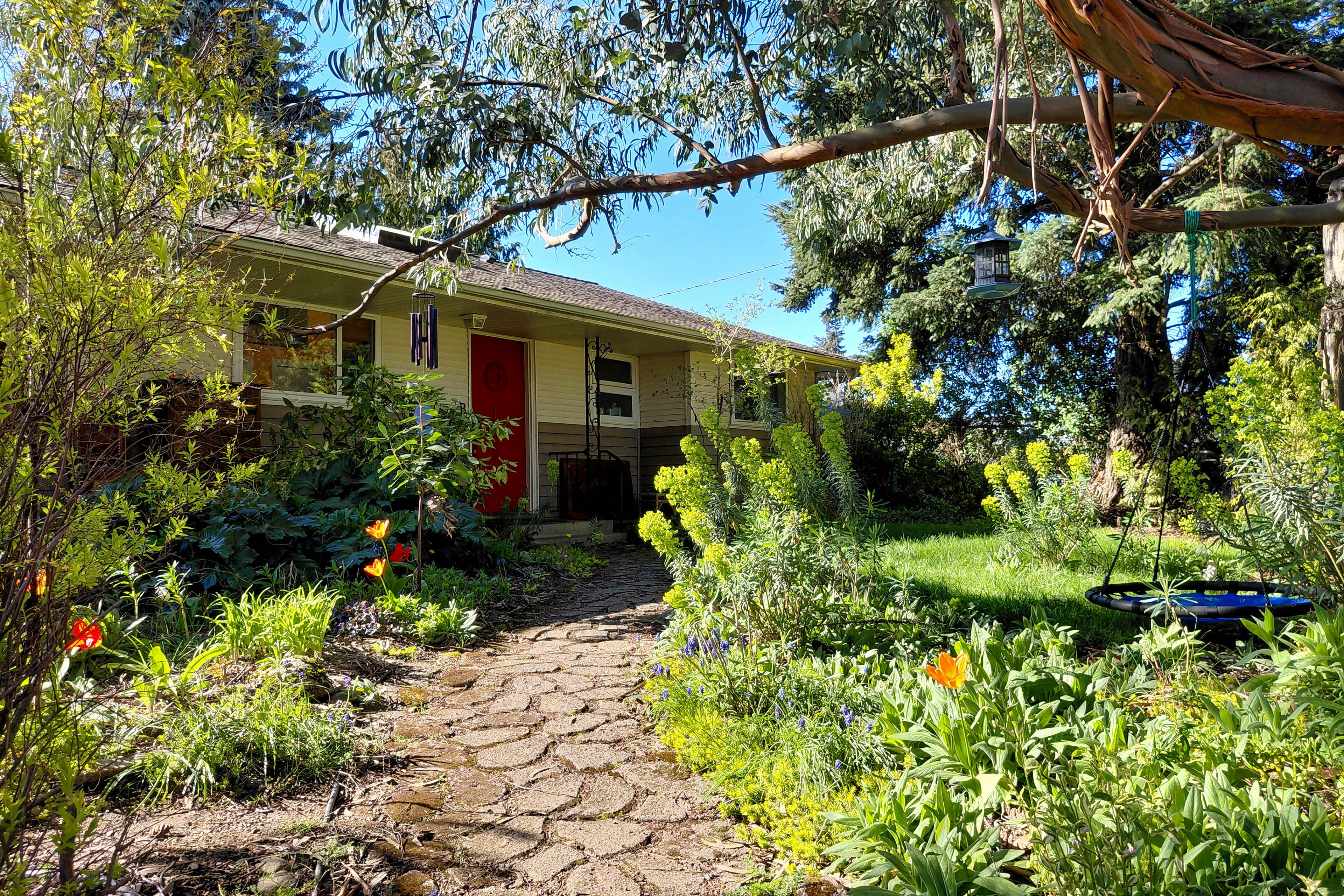 Front Exterior | Swing