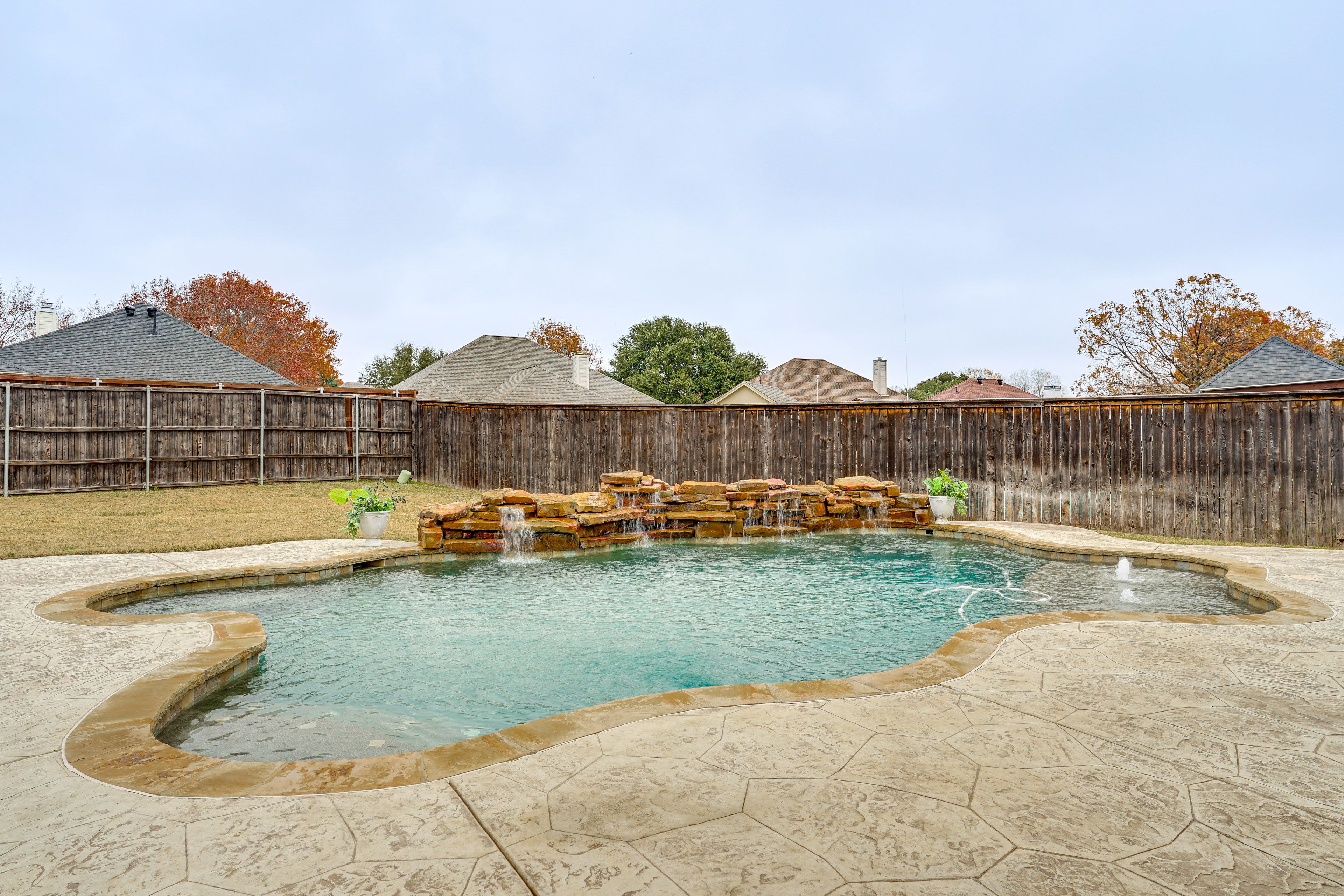 Burleson Vacation Rental | 4BR | 3BA | Step-Free Entry | 2,000 Sq Ft