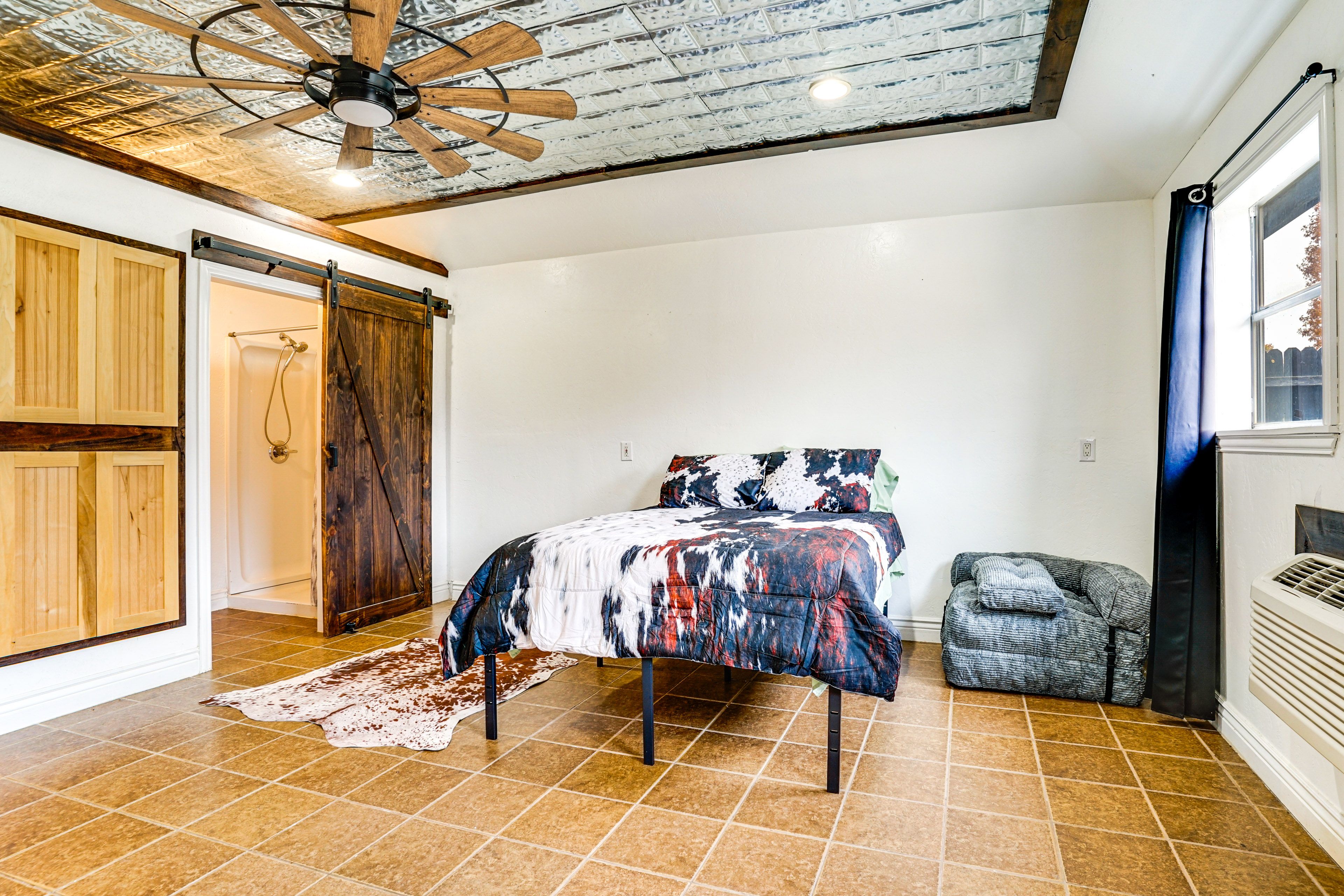 Bedroom 4 (Pool House) | Full Bed | Twin Folding Floor Mattress