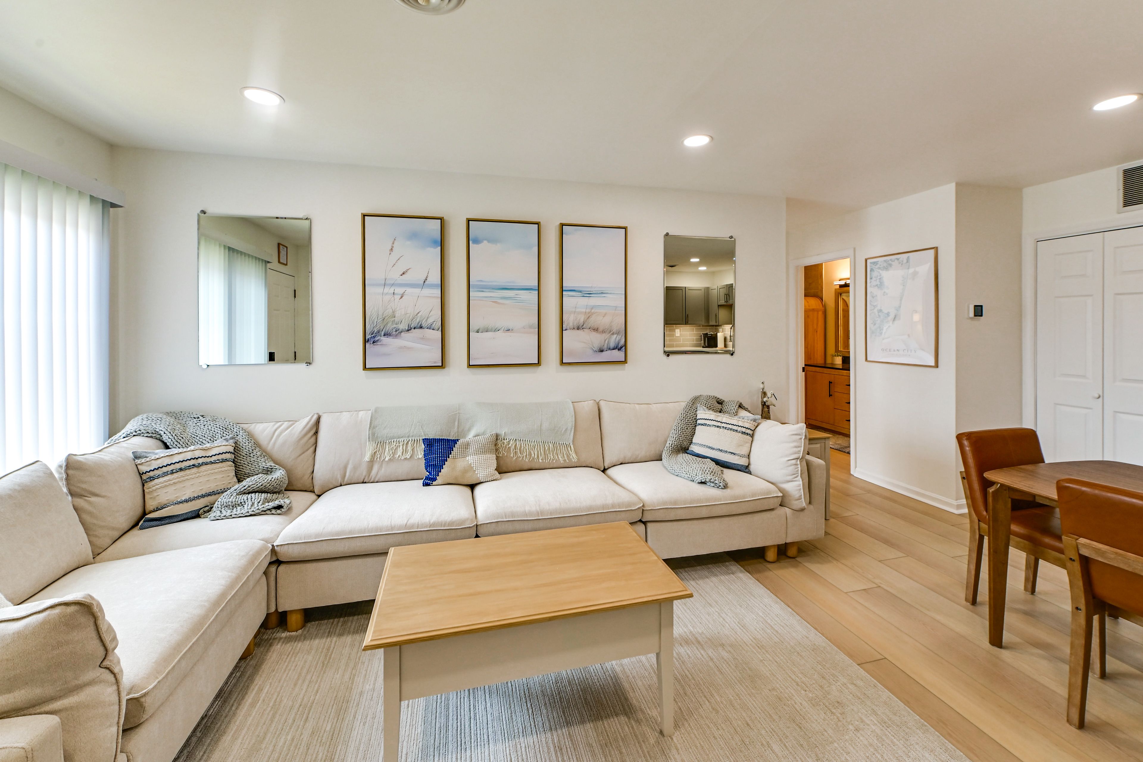 Living Room | Smart TV