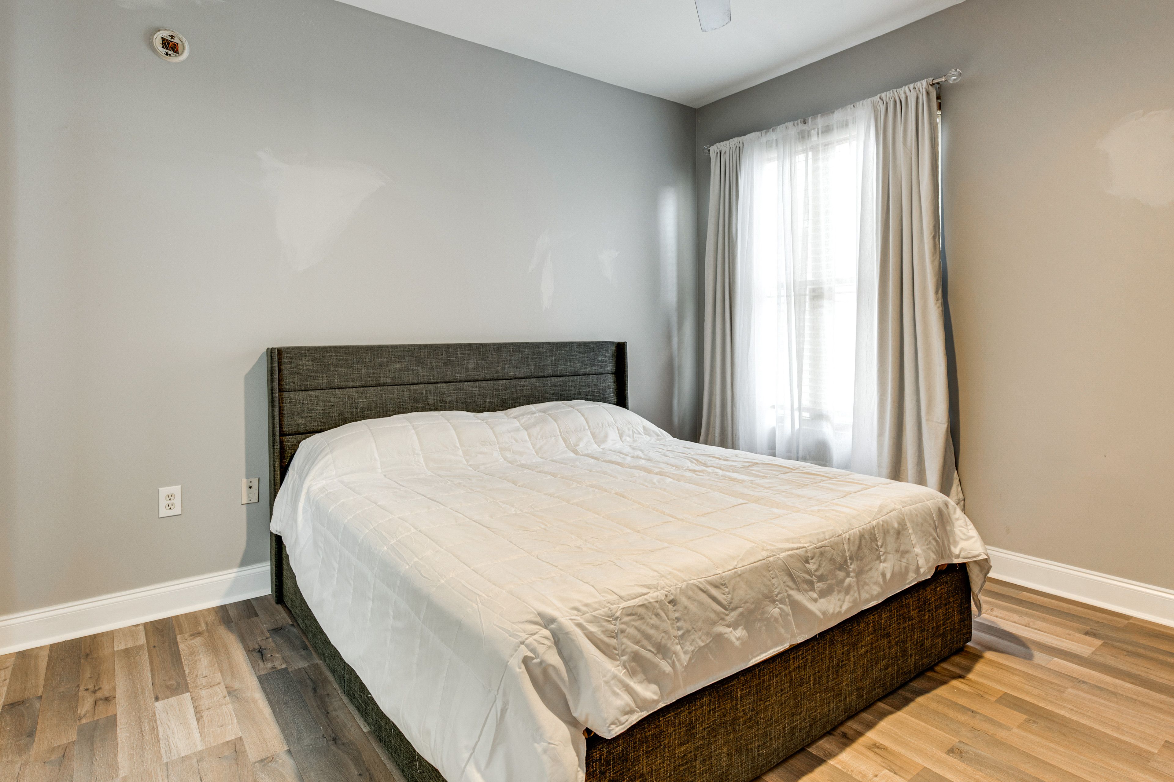 Bedroom 1 | King Bed | Linens Provided