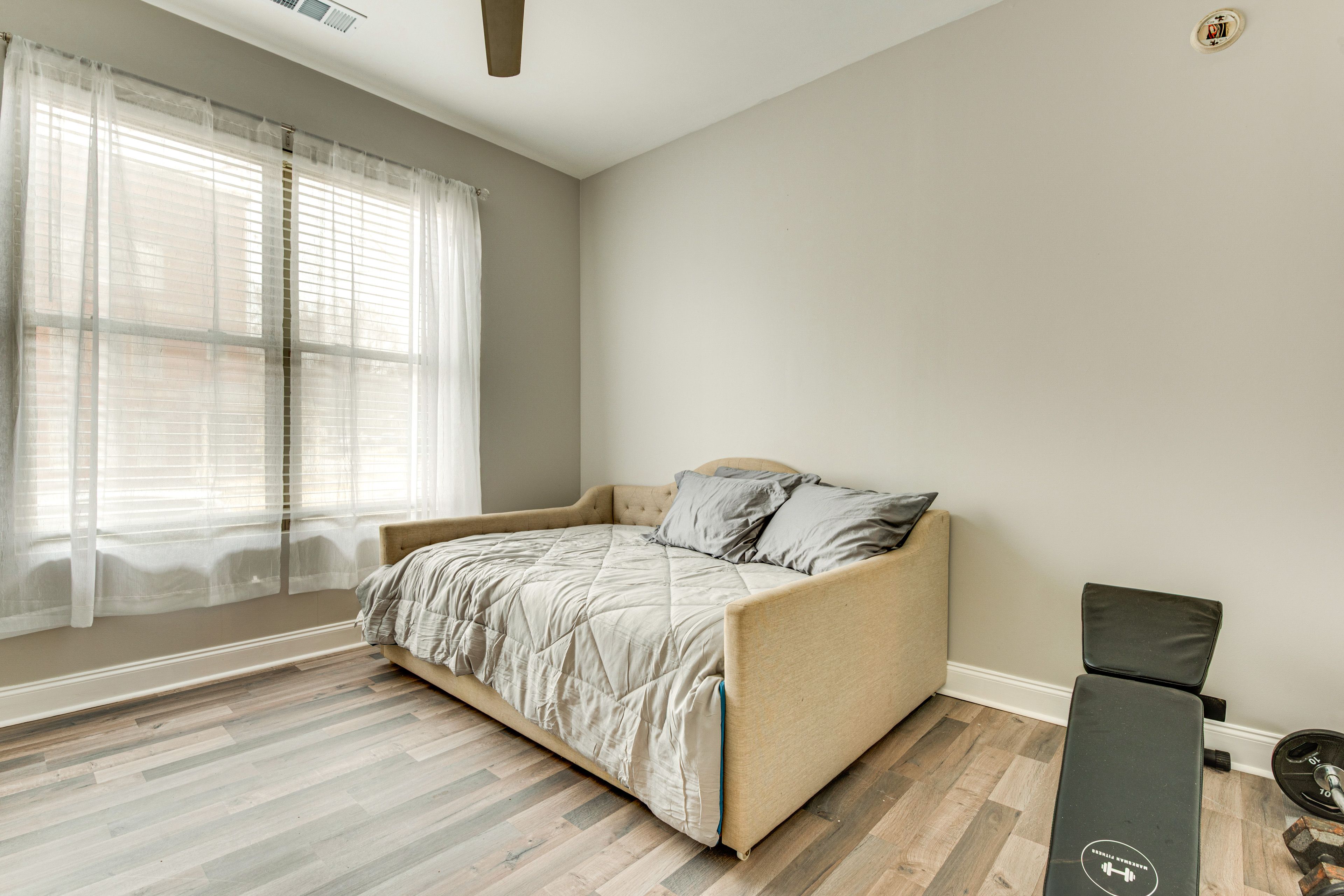 Bedroom 2 | Twin Daybed w/ Twin Trundle