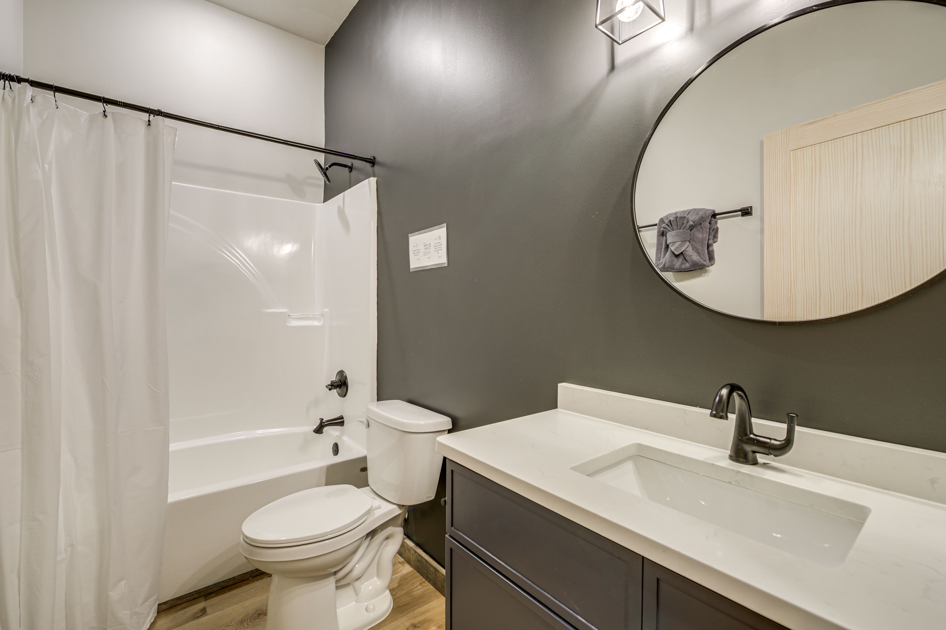 Full Bathroom | 2nd Floor