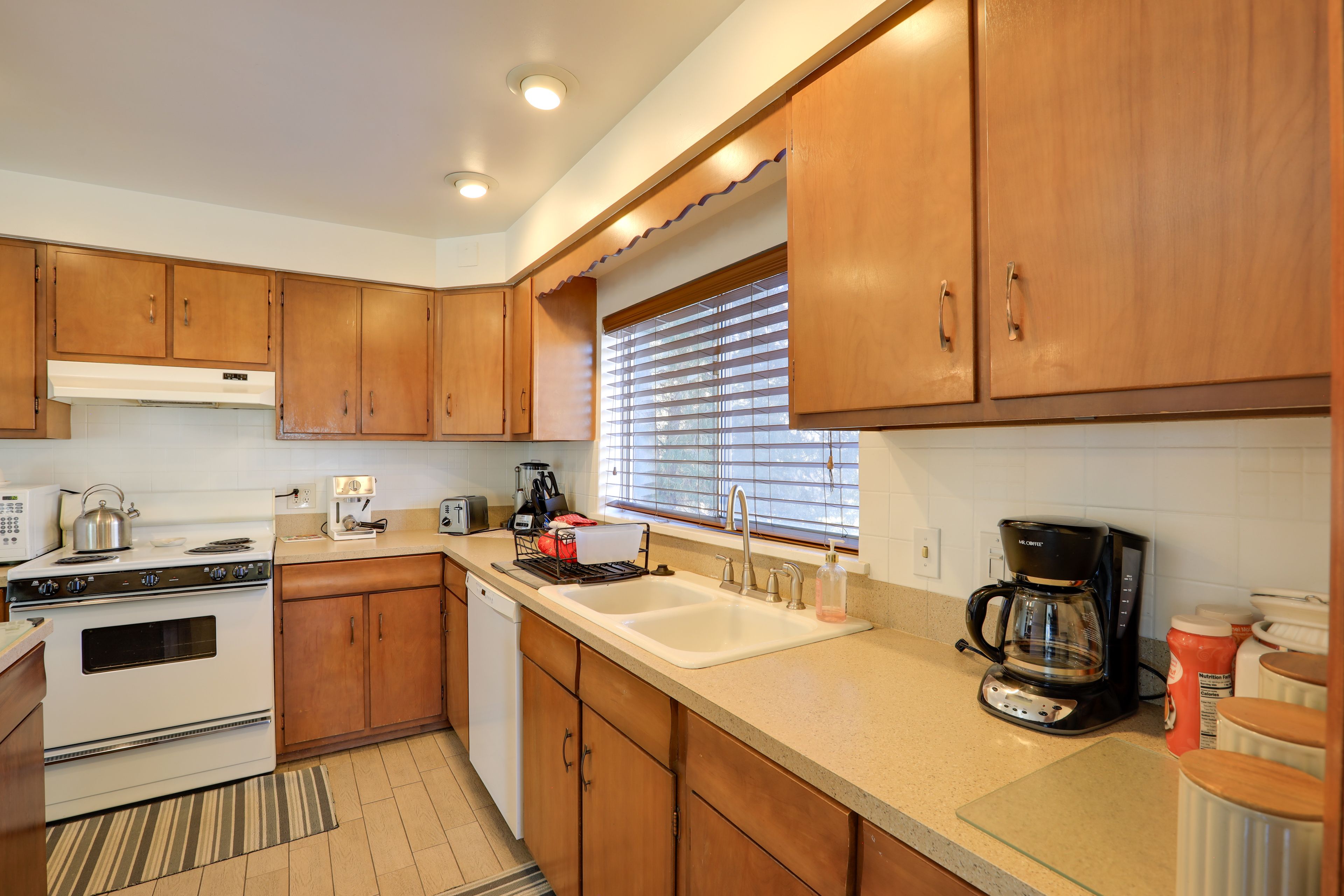 Kitchen | Main Level