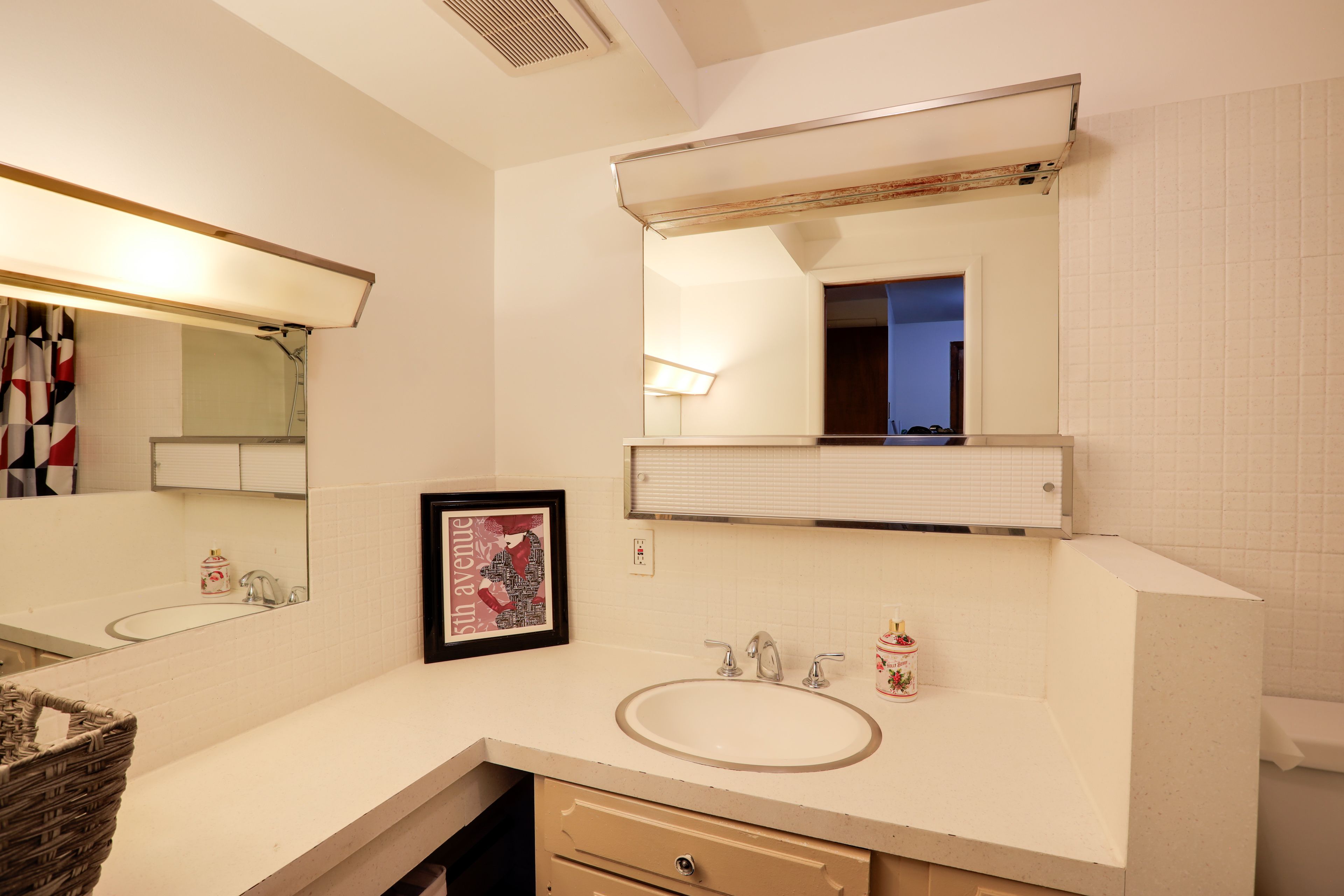 Full Bathroom | Lower Level