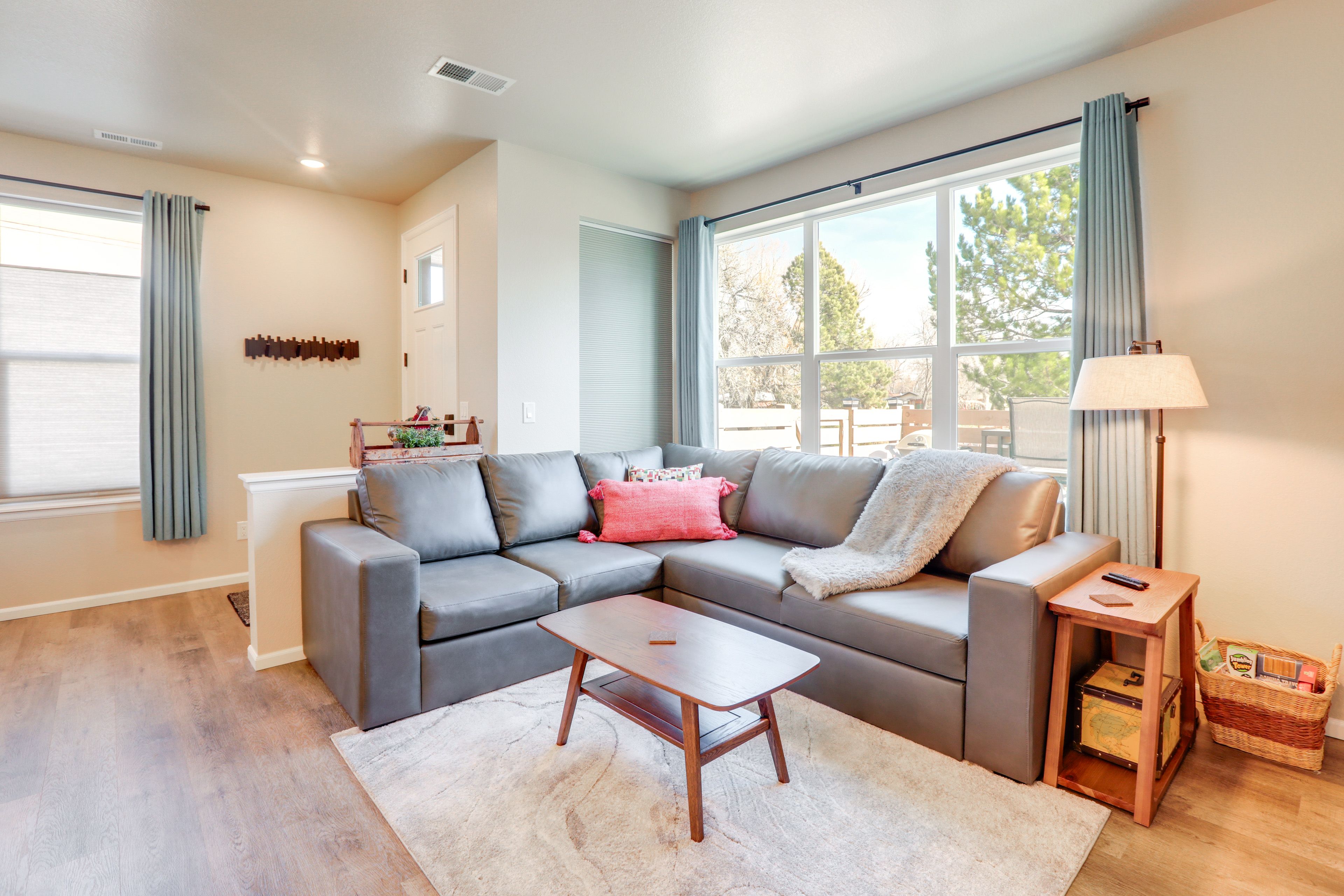 Living Room | 1st Floor | Full Sleeper Sofa | Smart TV | Fireplace