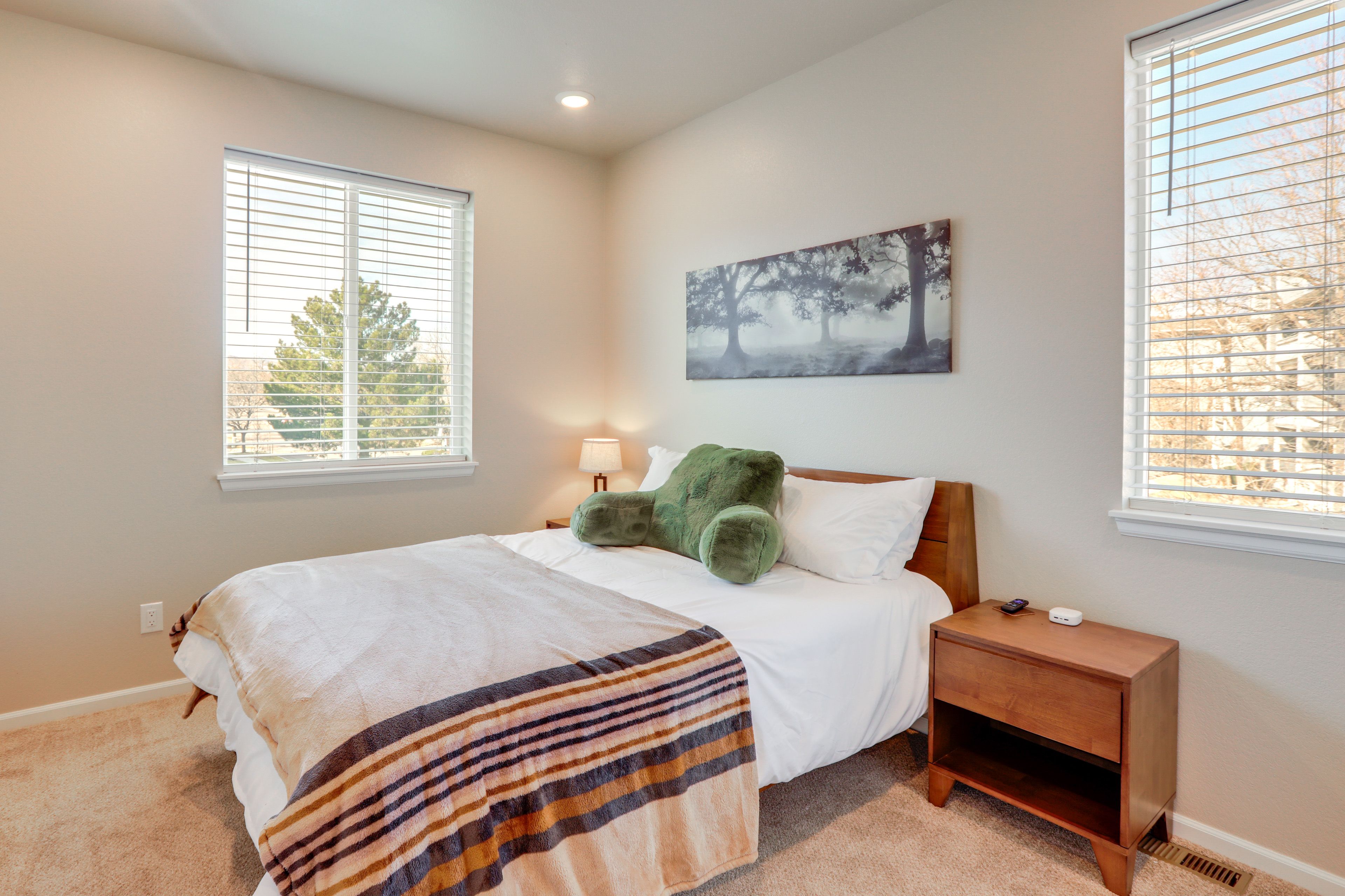 Bedroom 2 | 2nd Floor | Queen Bed | Smart TV