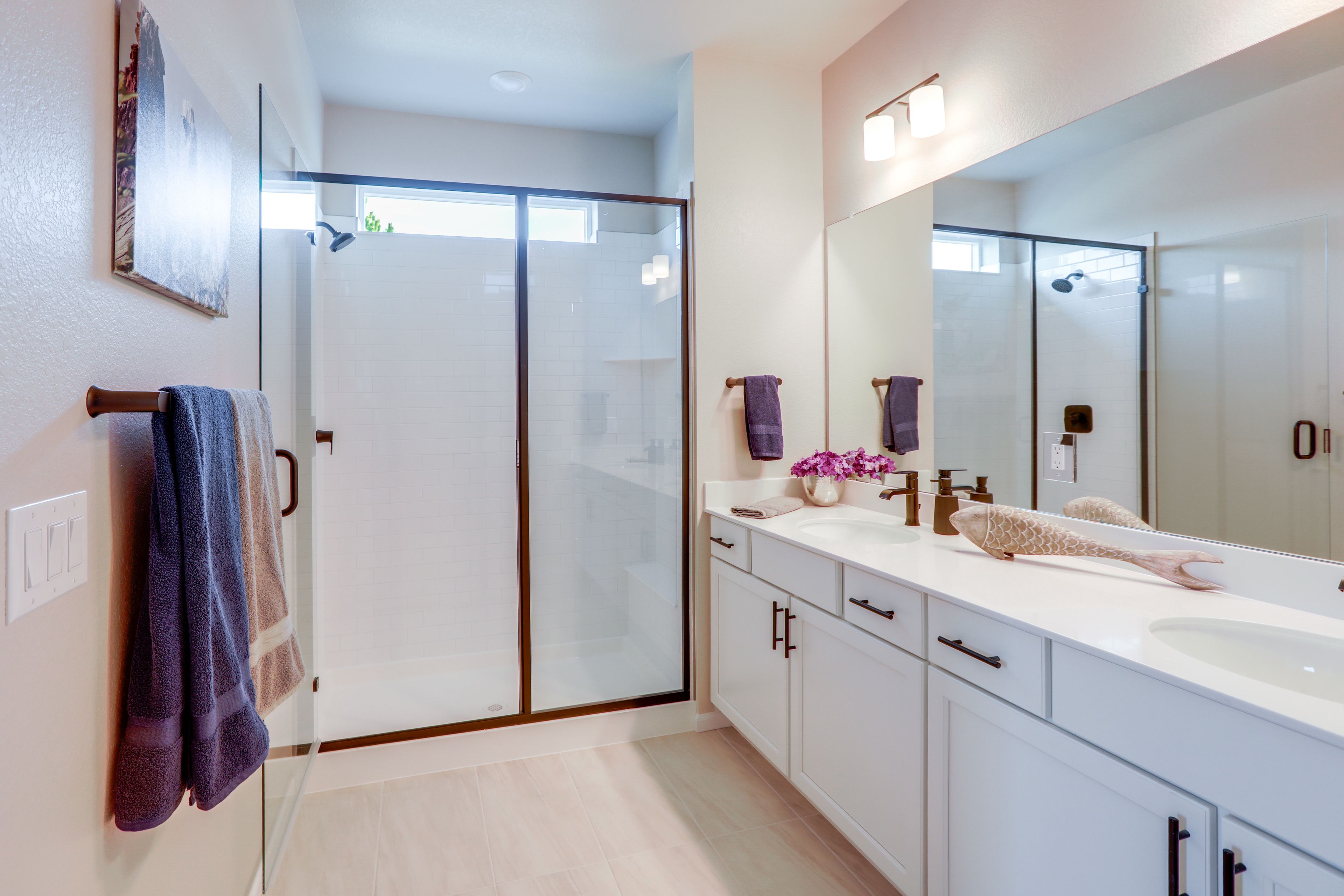 Full Bathroom | 2nd Floor | Towels Provided