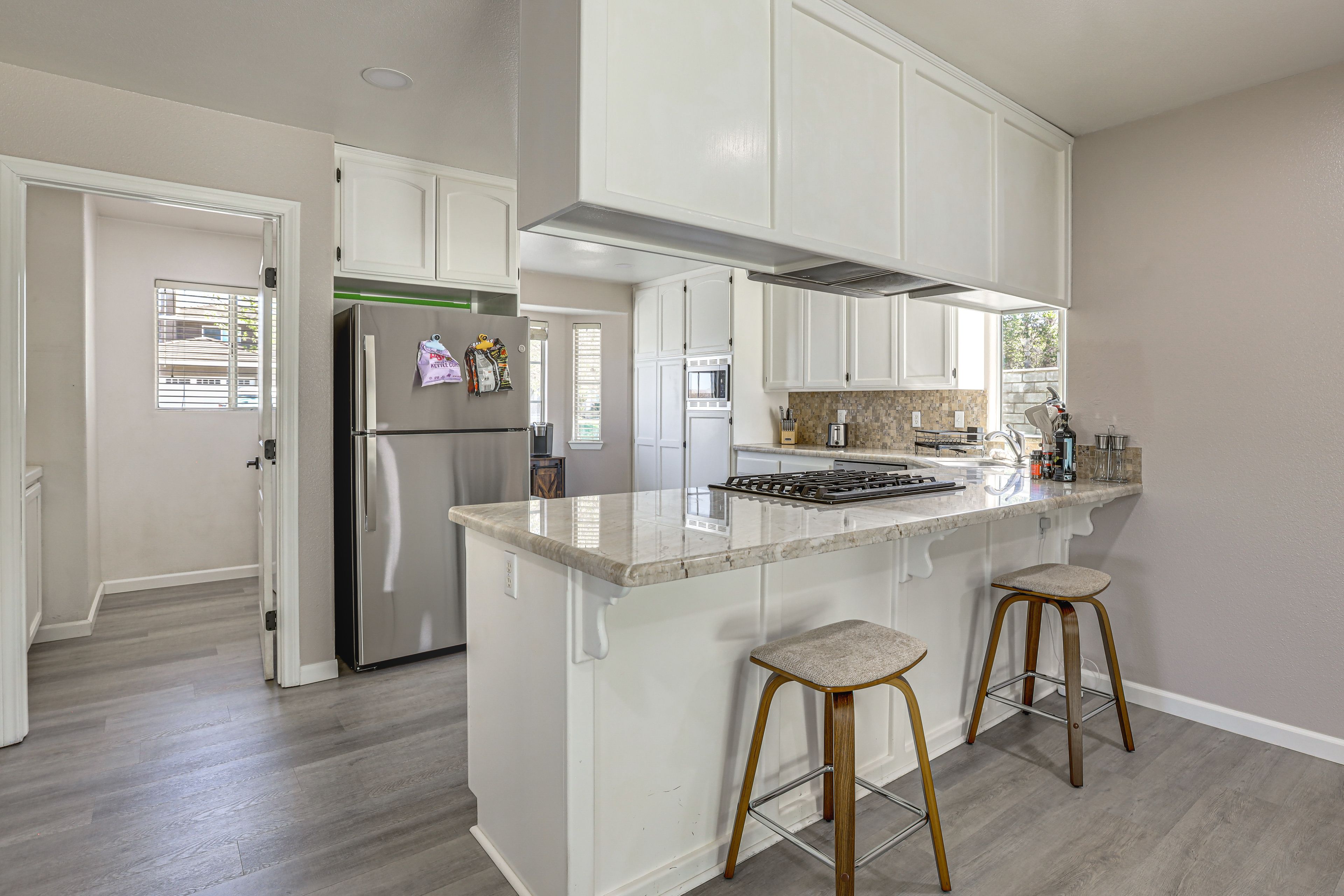 Breakfast Bar | Kitchen