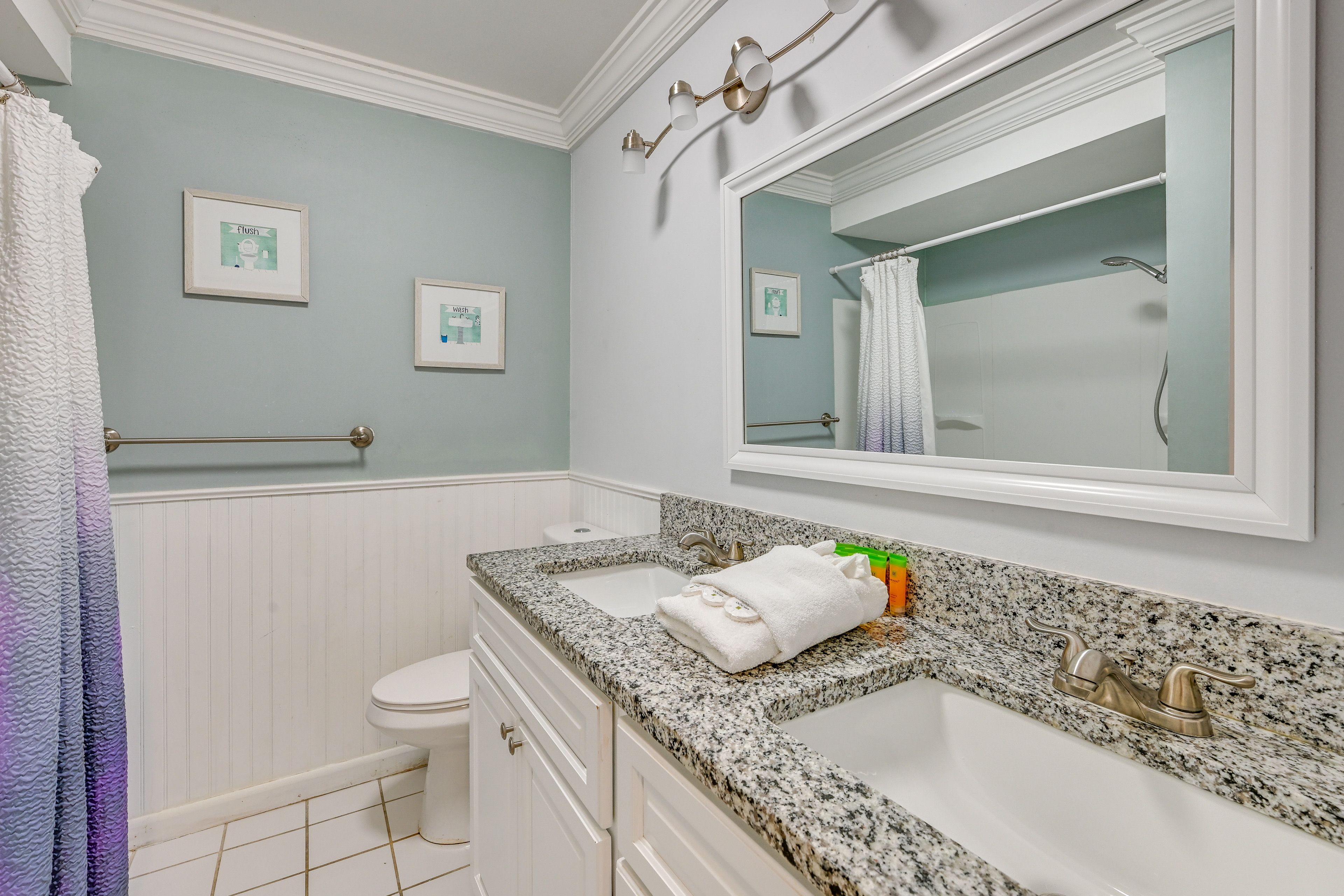 Full Bath | Towels | Hair Dryer