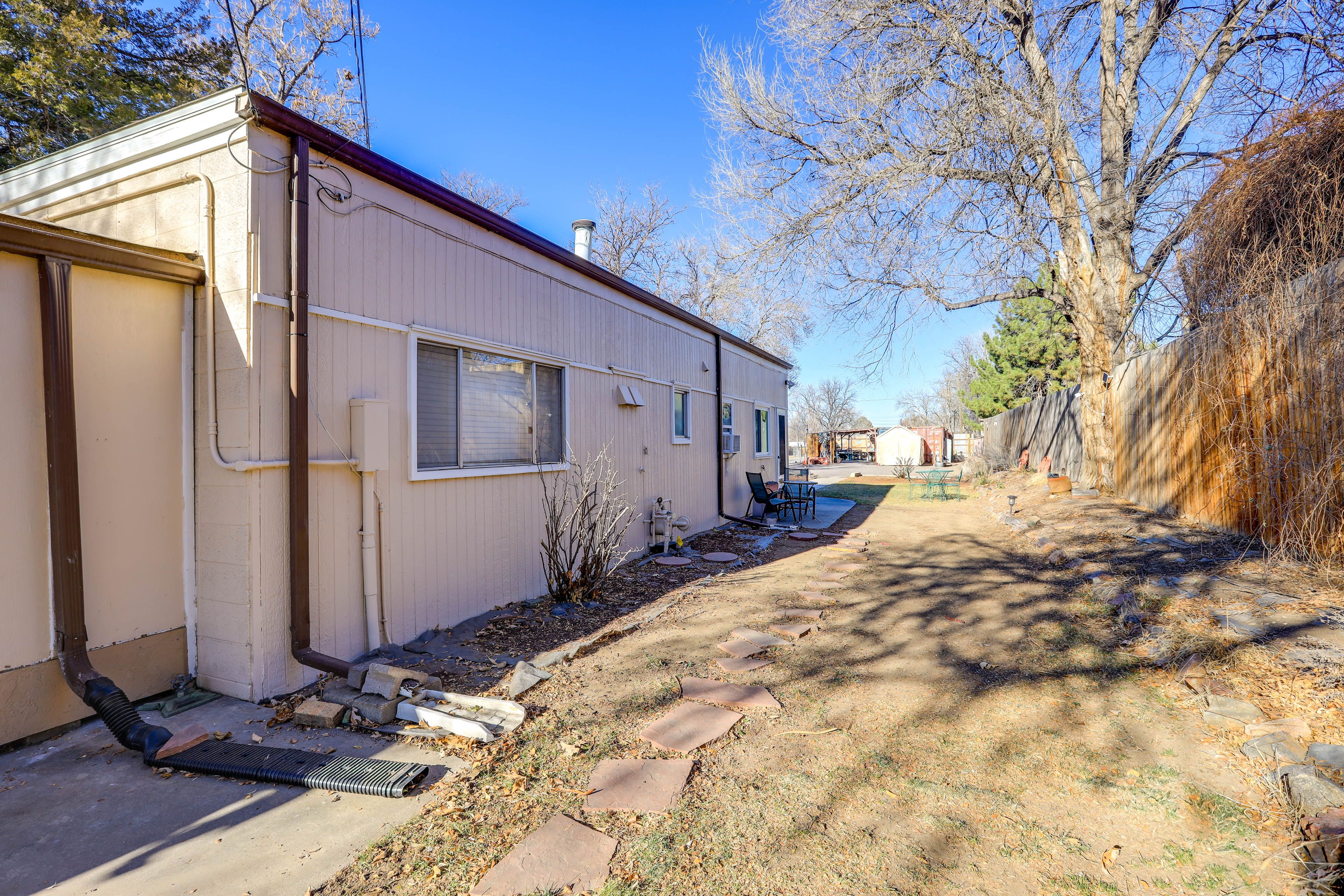 Parking | Driveway (2 Vehicles) | RV/Trailer Parking Available