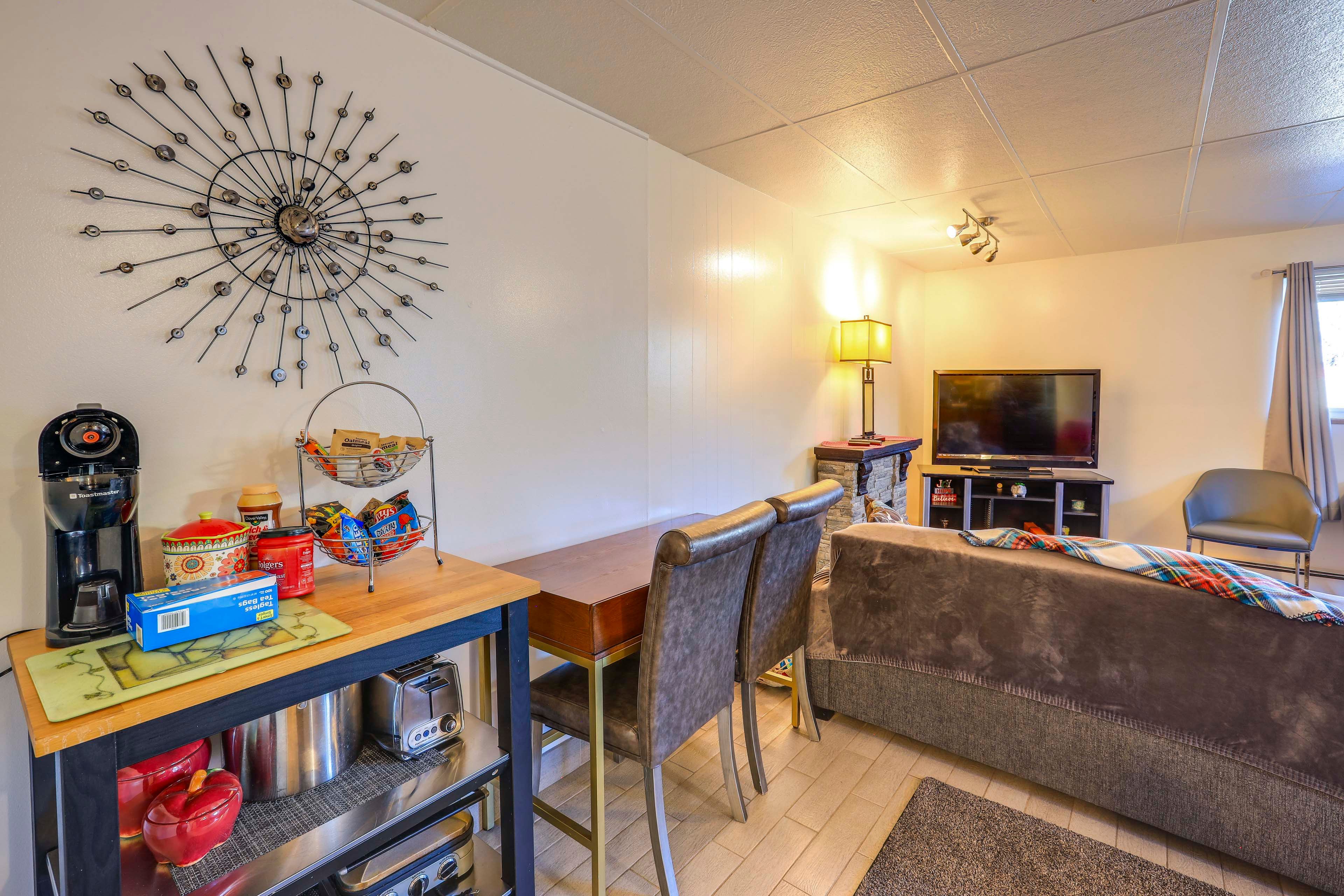 Coffee Bar | Complimentary Snacks