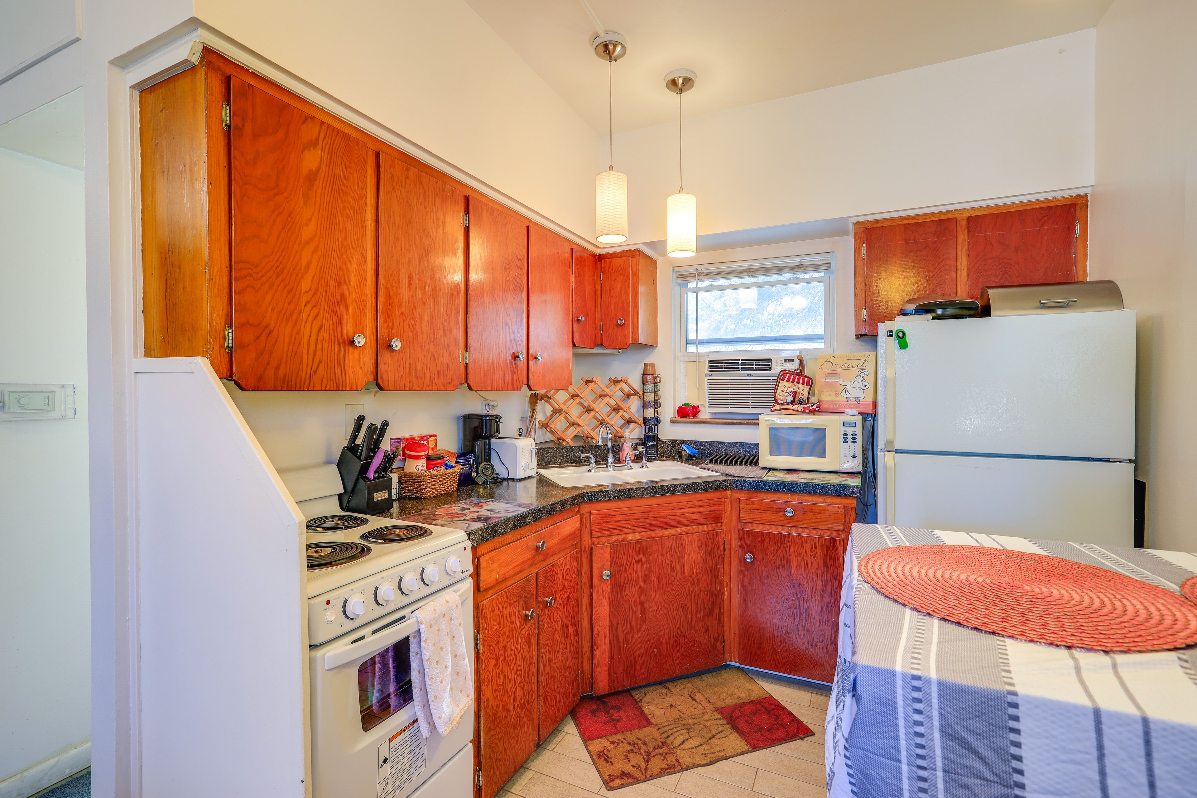 Kitchen | Cooking Basics | Single-Story Unit