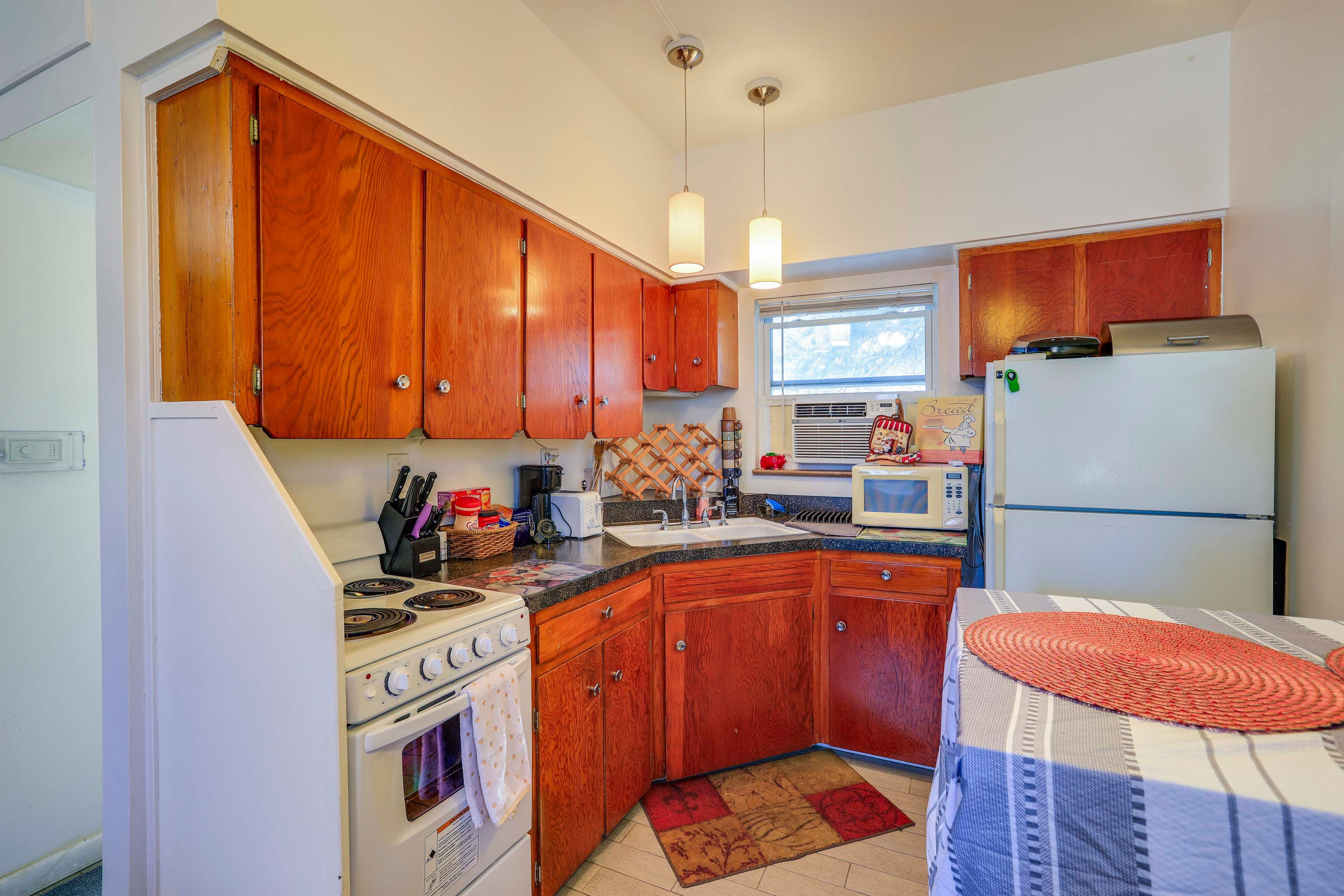 Kitchen | Cooking Basics | Single-Story Unit