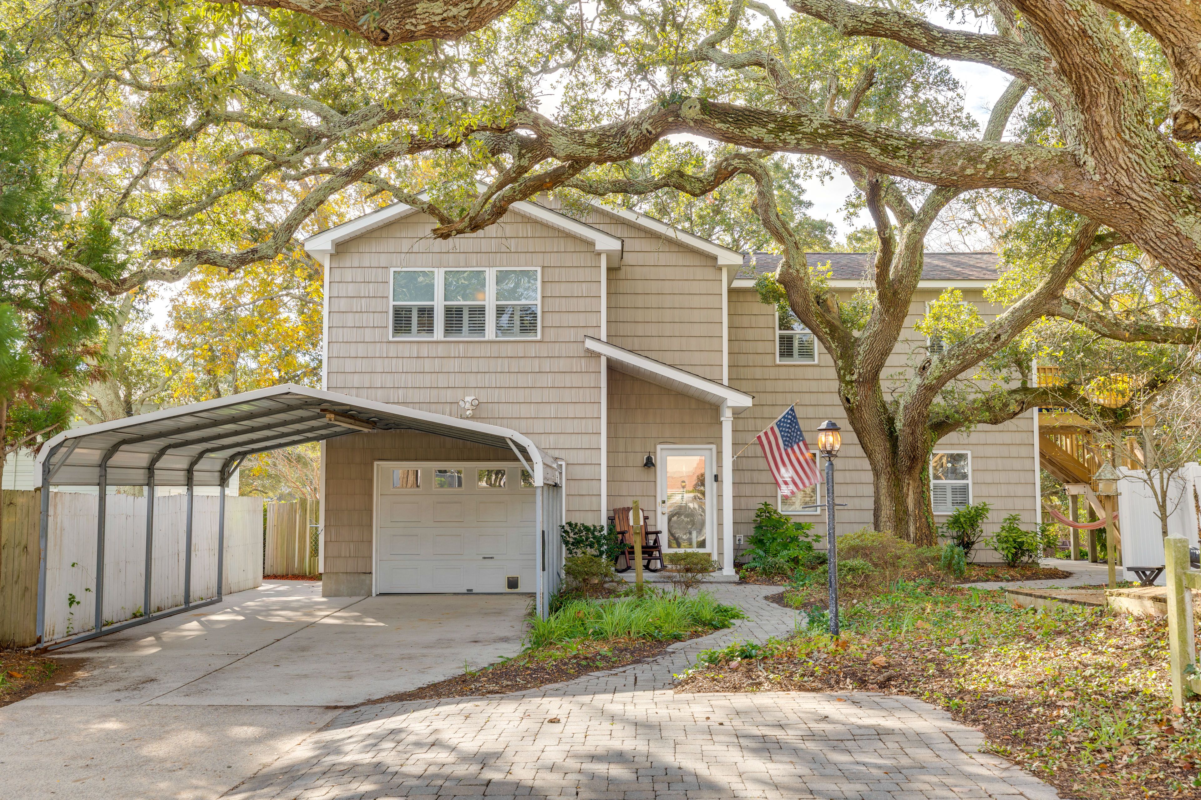 Morehead City Vacation Rental | 1BR | 2.5BA | Stairs Required | 1,200 Sq Ft