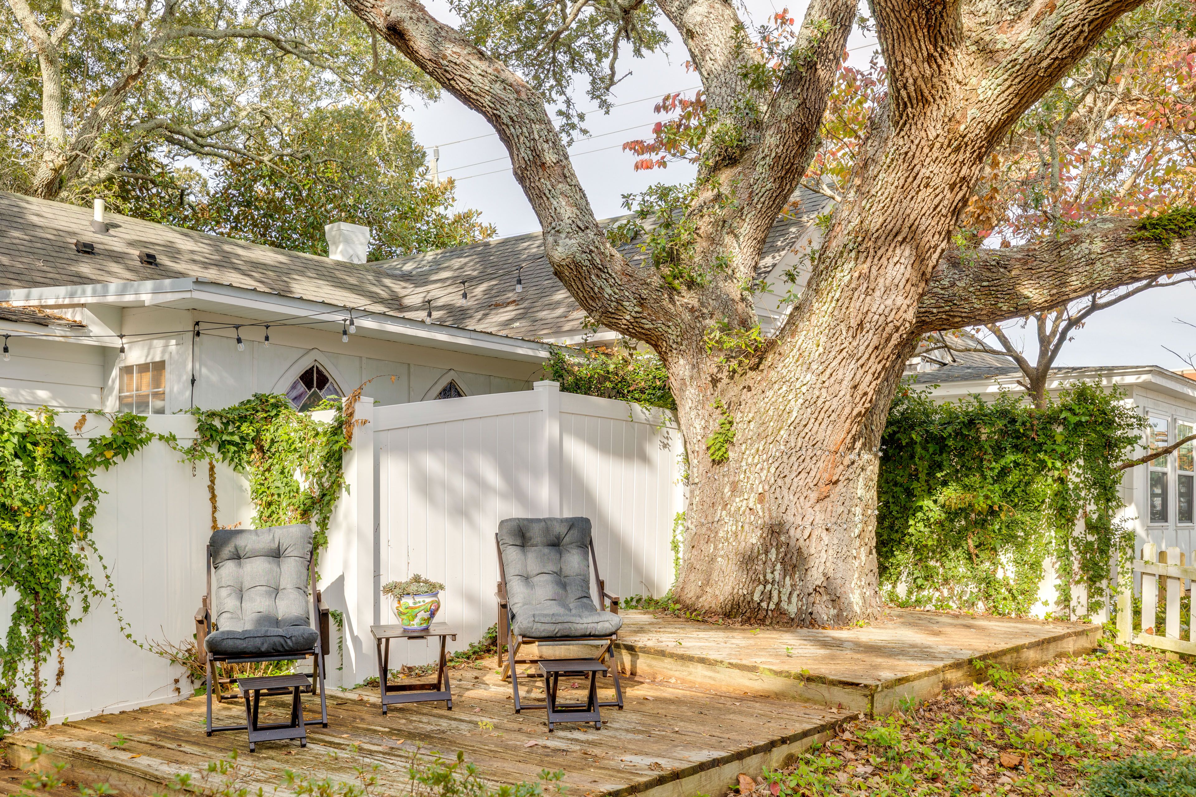 Outdoor Living Space | Fire Pit | Flat-Top Grill | Hammock