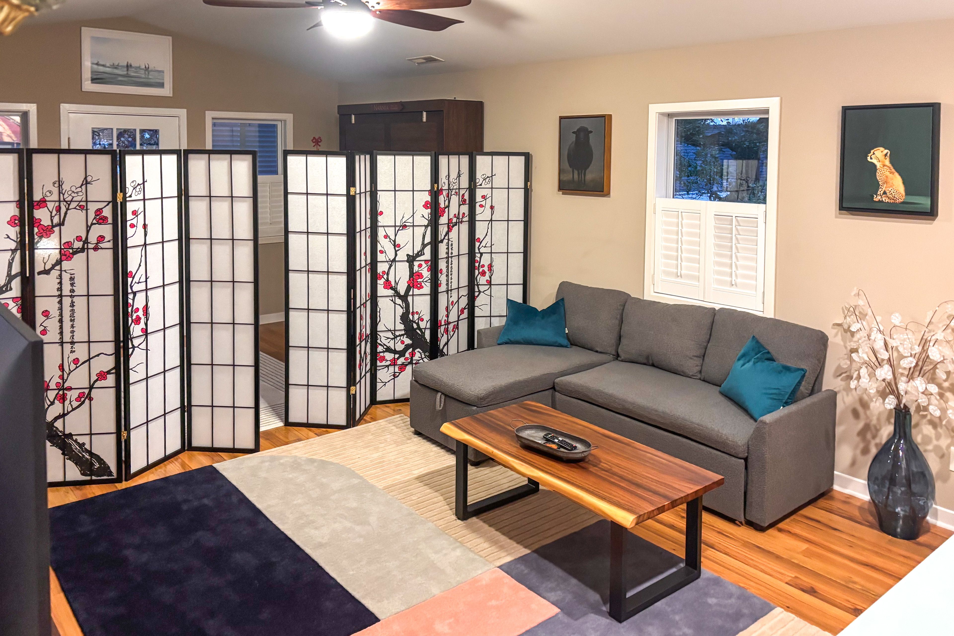 Upstairs Living Room | Queen Murphy Bed | Queen Sleeper Sofa | 2nd Floor
