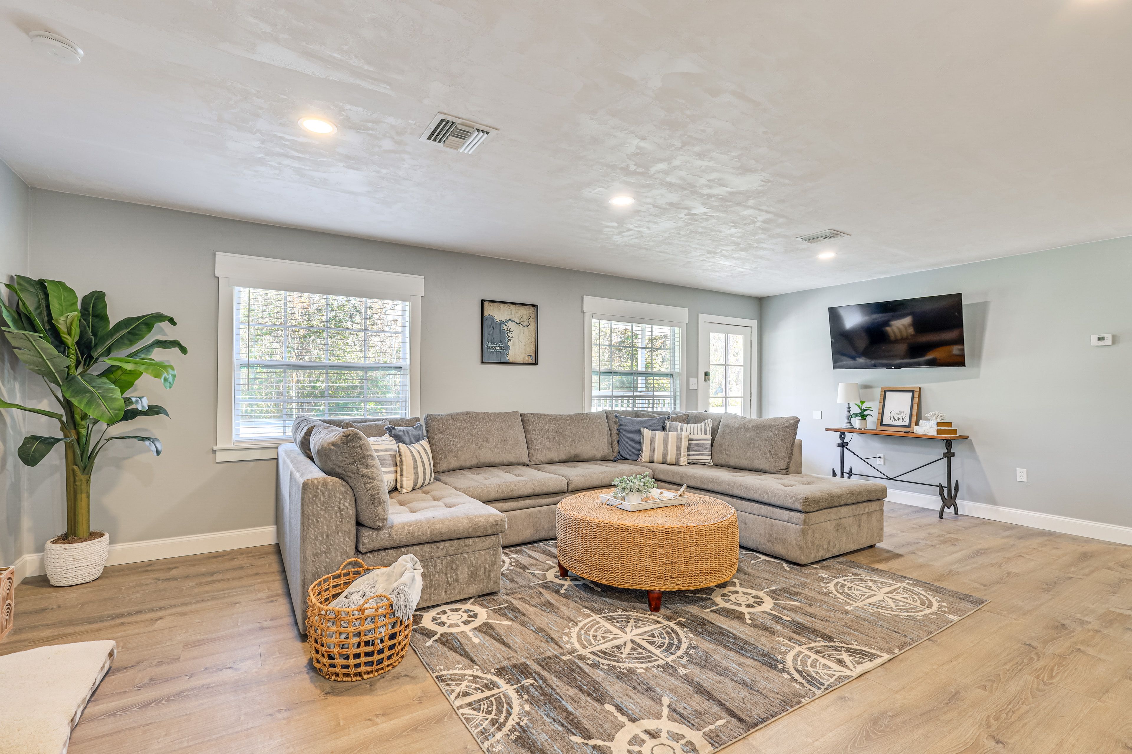 Steinhatchee Vacation Rental | 2BR | 1BA | Step-Free Access | 1,200 Sq Ft