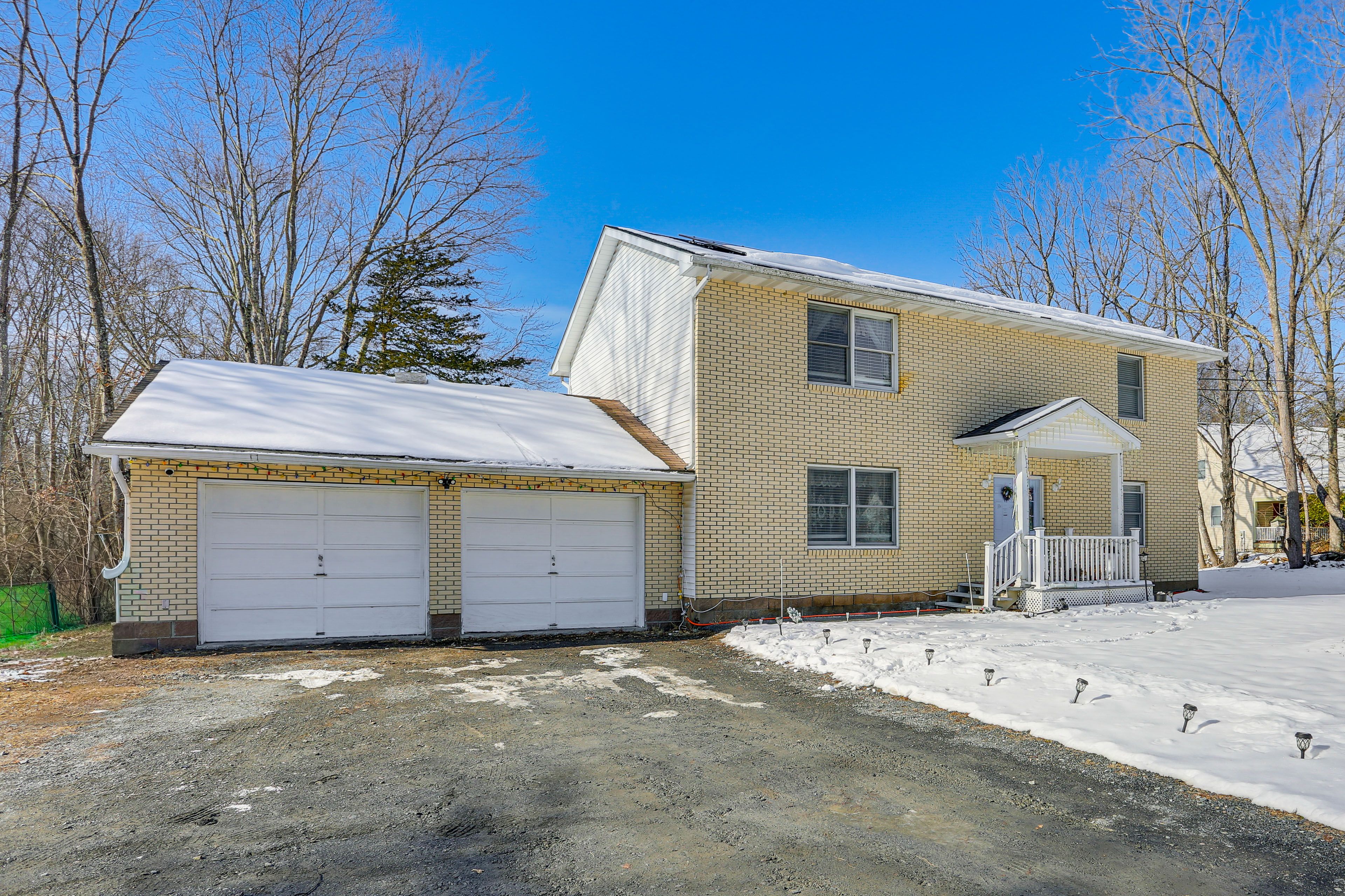 Driveway (6 Vehicles)