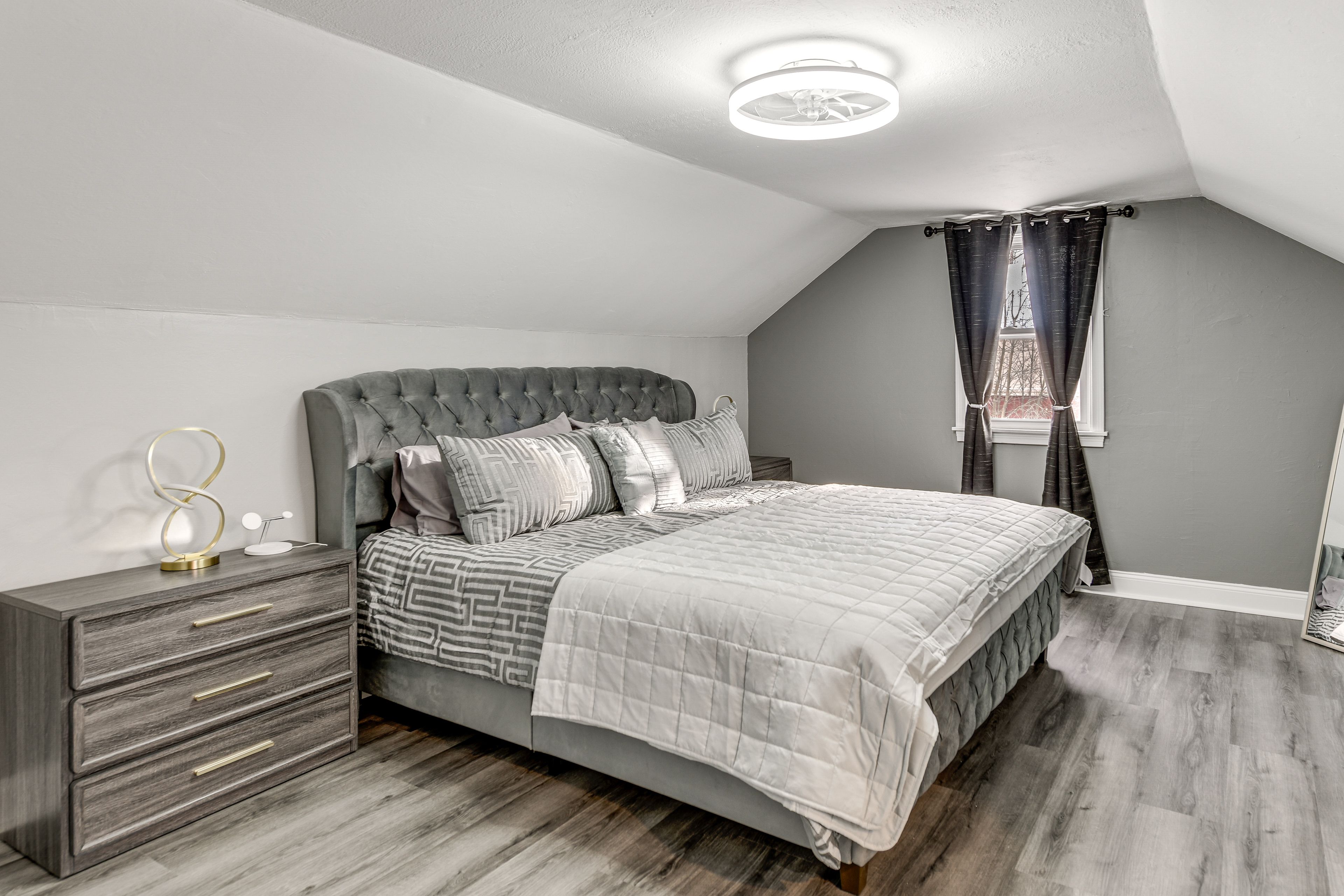 Bedroom 1 | King Bed | 2nd Floor