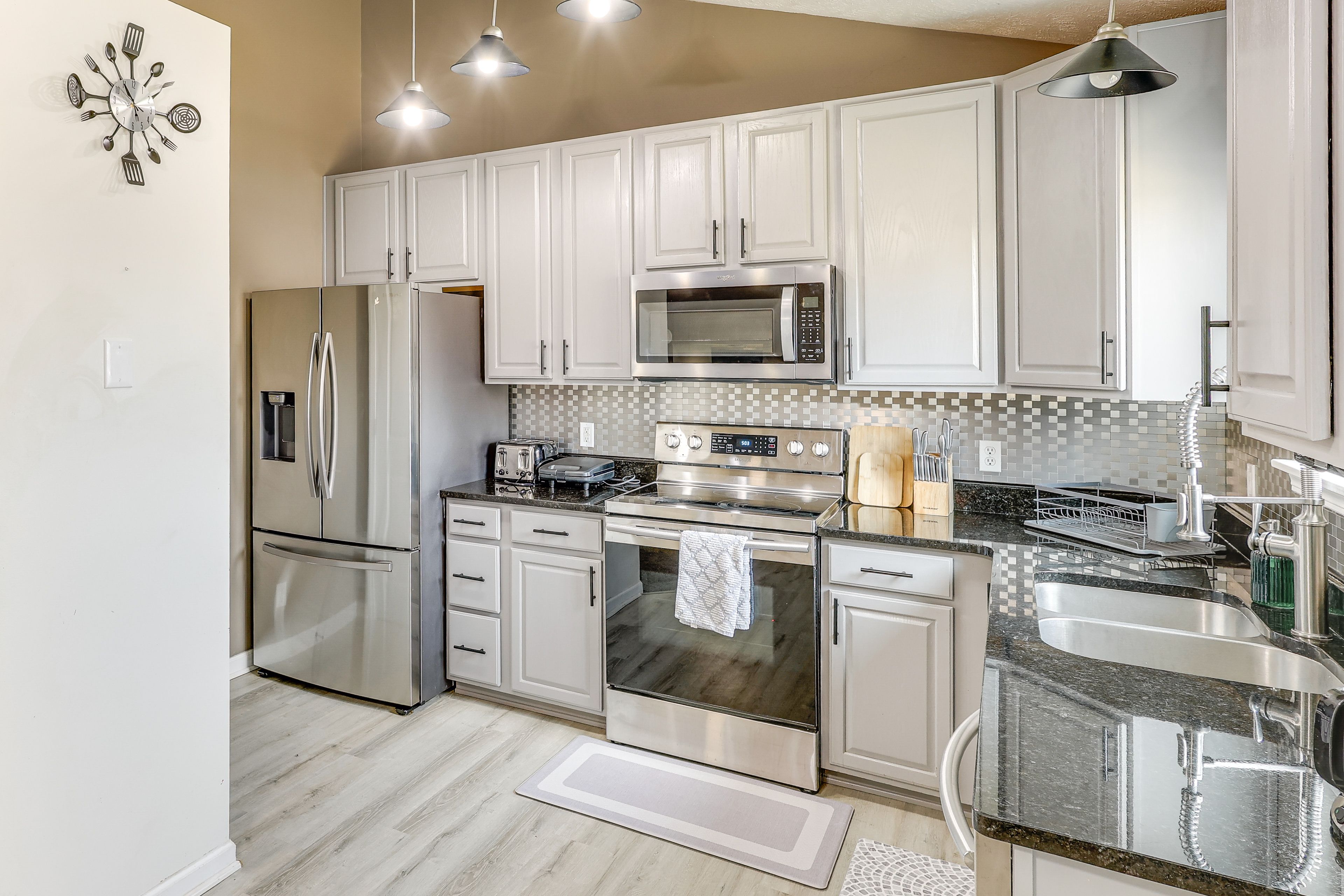 Kitchen | Main Level