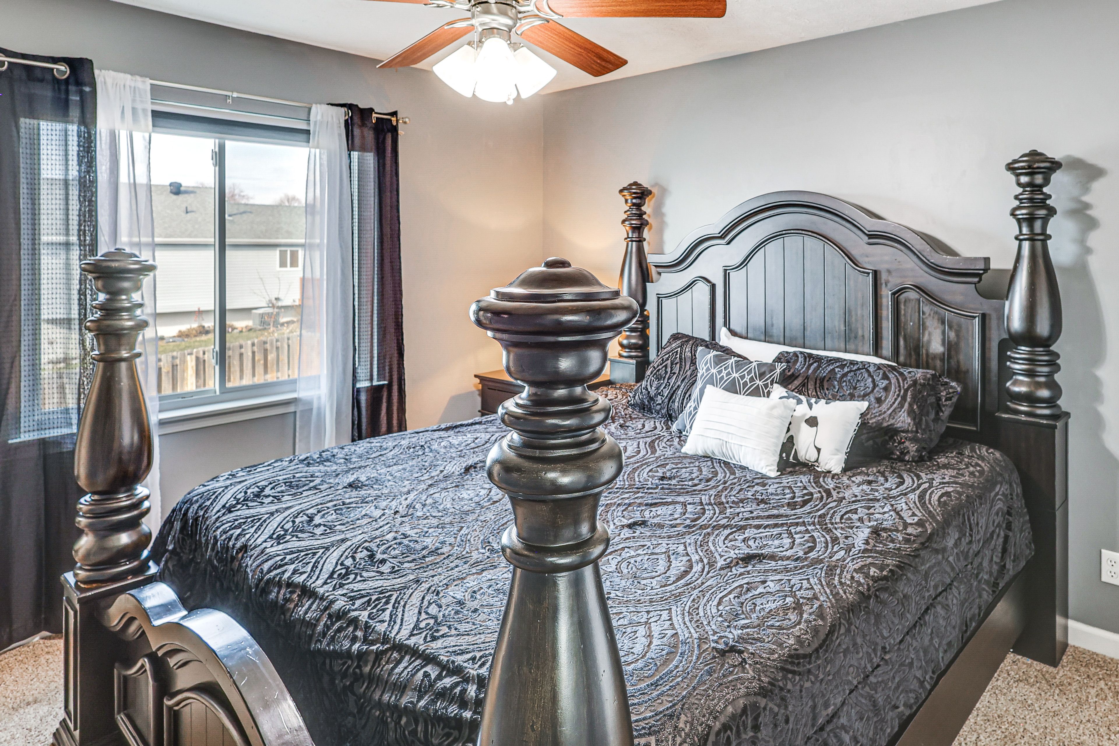 Bedroom 1 | King Bed | Upper Level