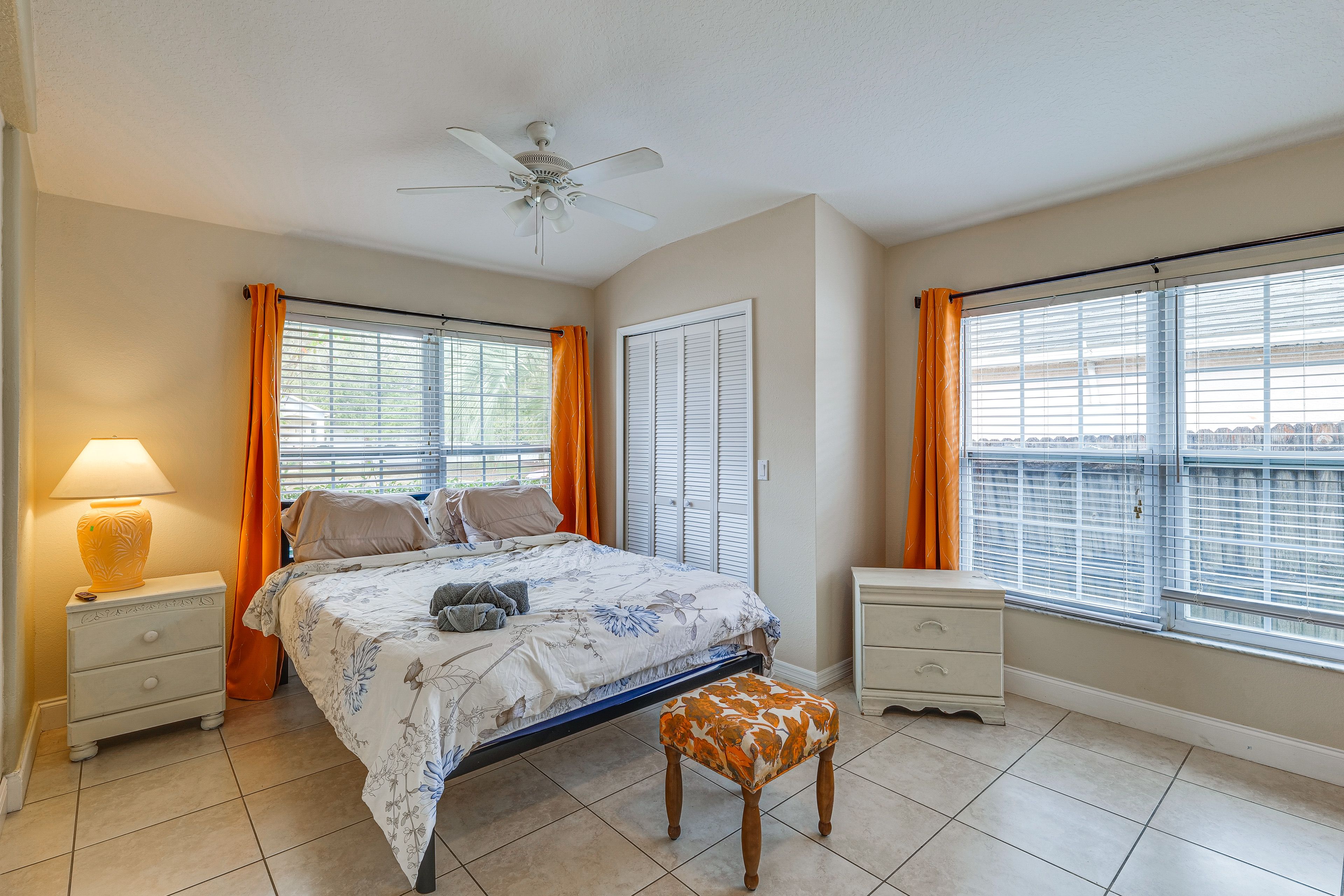 Bedroom 2 | Full Bed | Flat-Screen TV