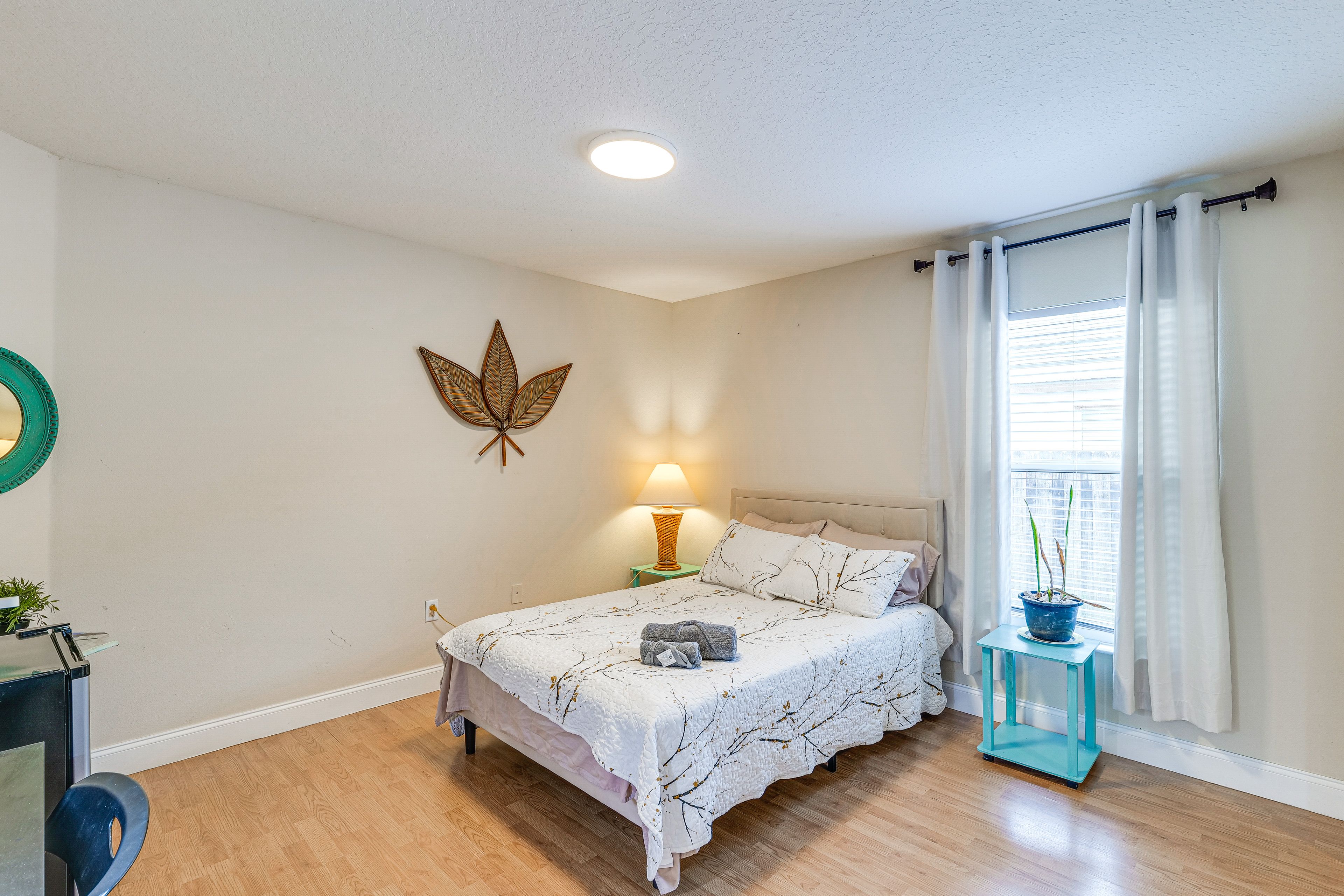 Bedroom 5 | Full Bed | Dedicated Workspace | Flat-Screen TV