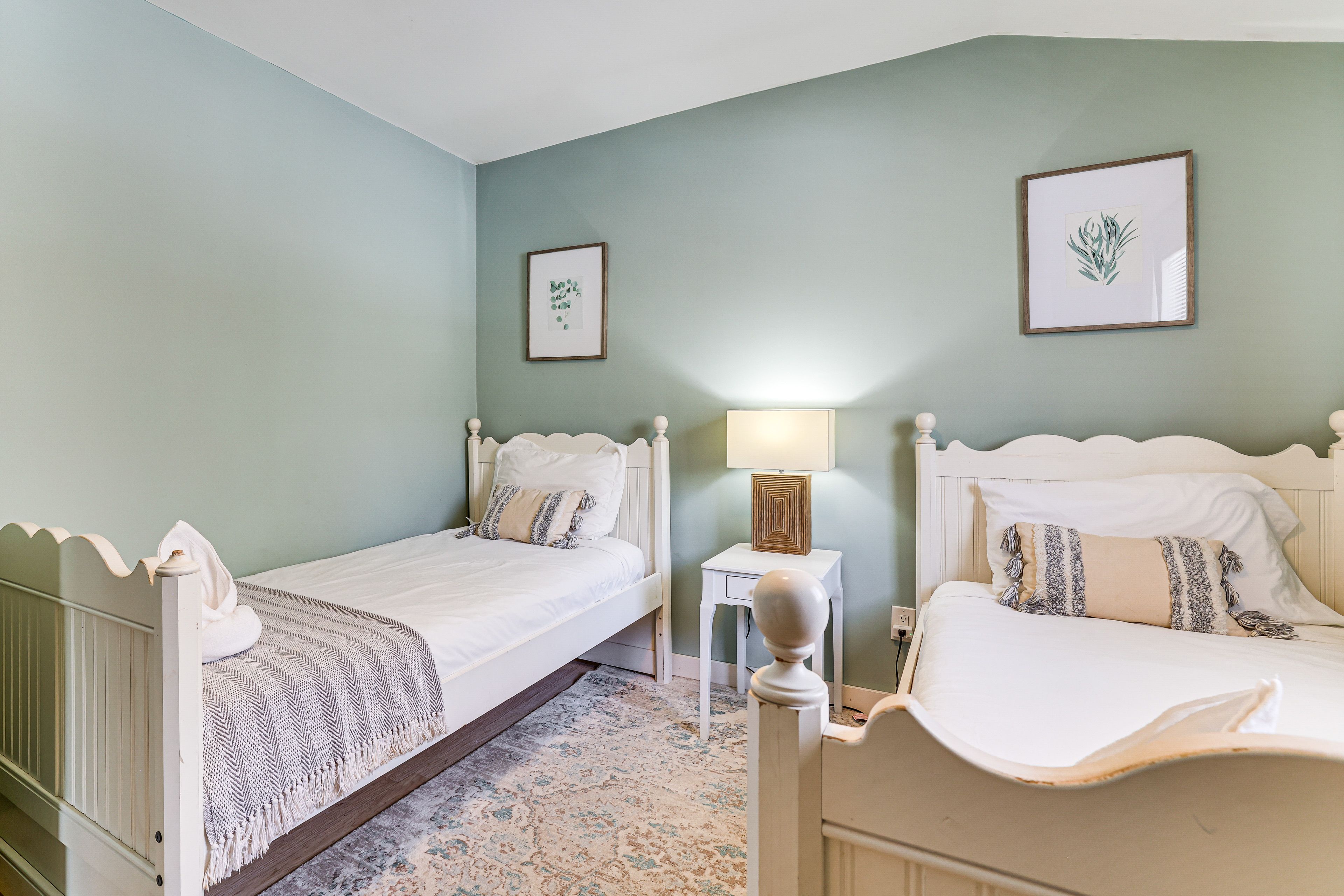 Bedroom 2 | 2 Twin Beds | 1st Floor