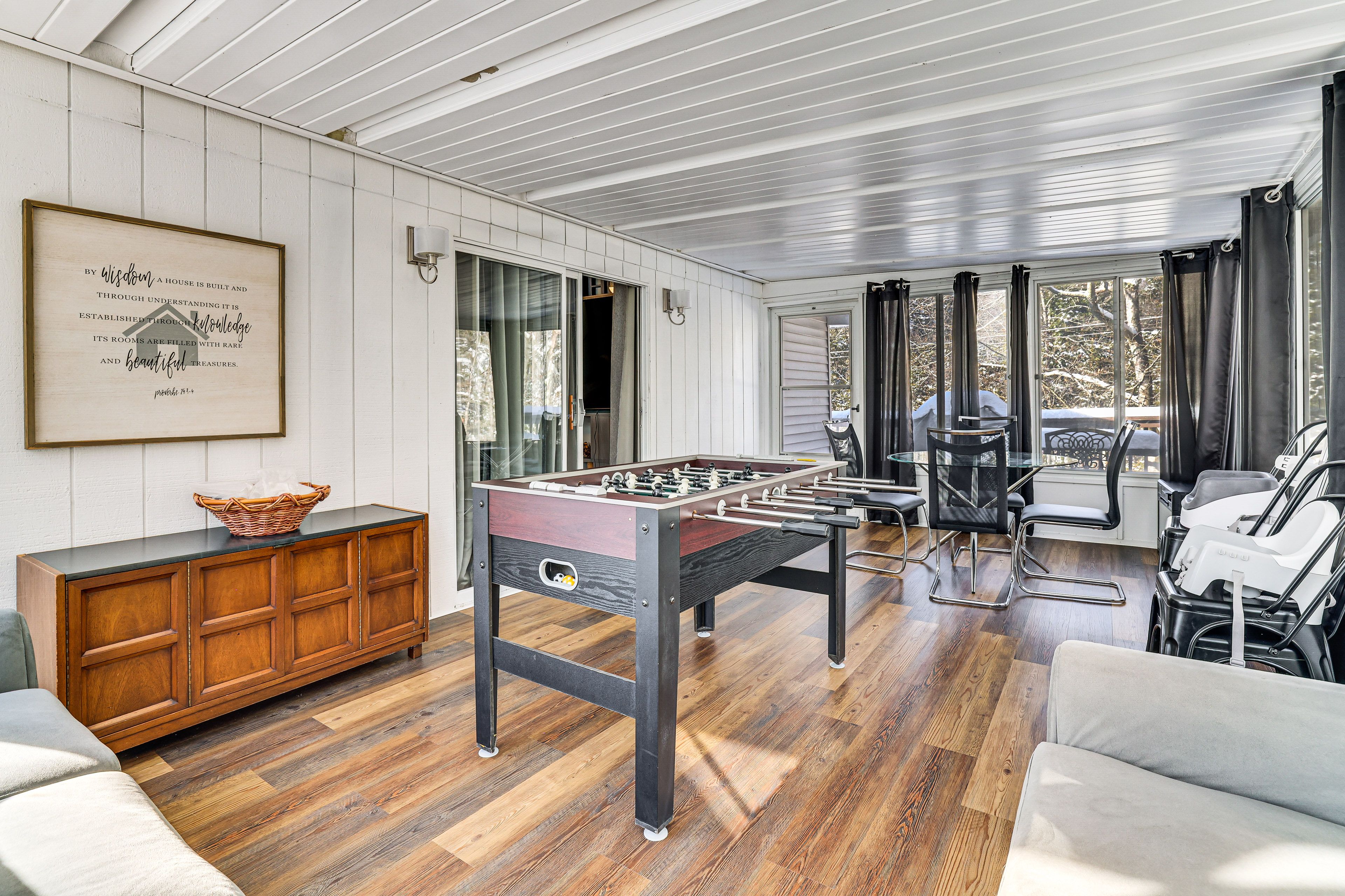 Sunroom | Free WiFi | Central Heating