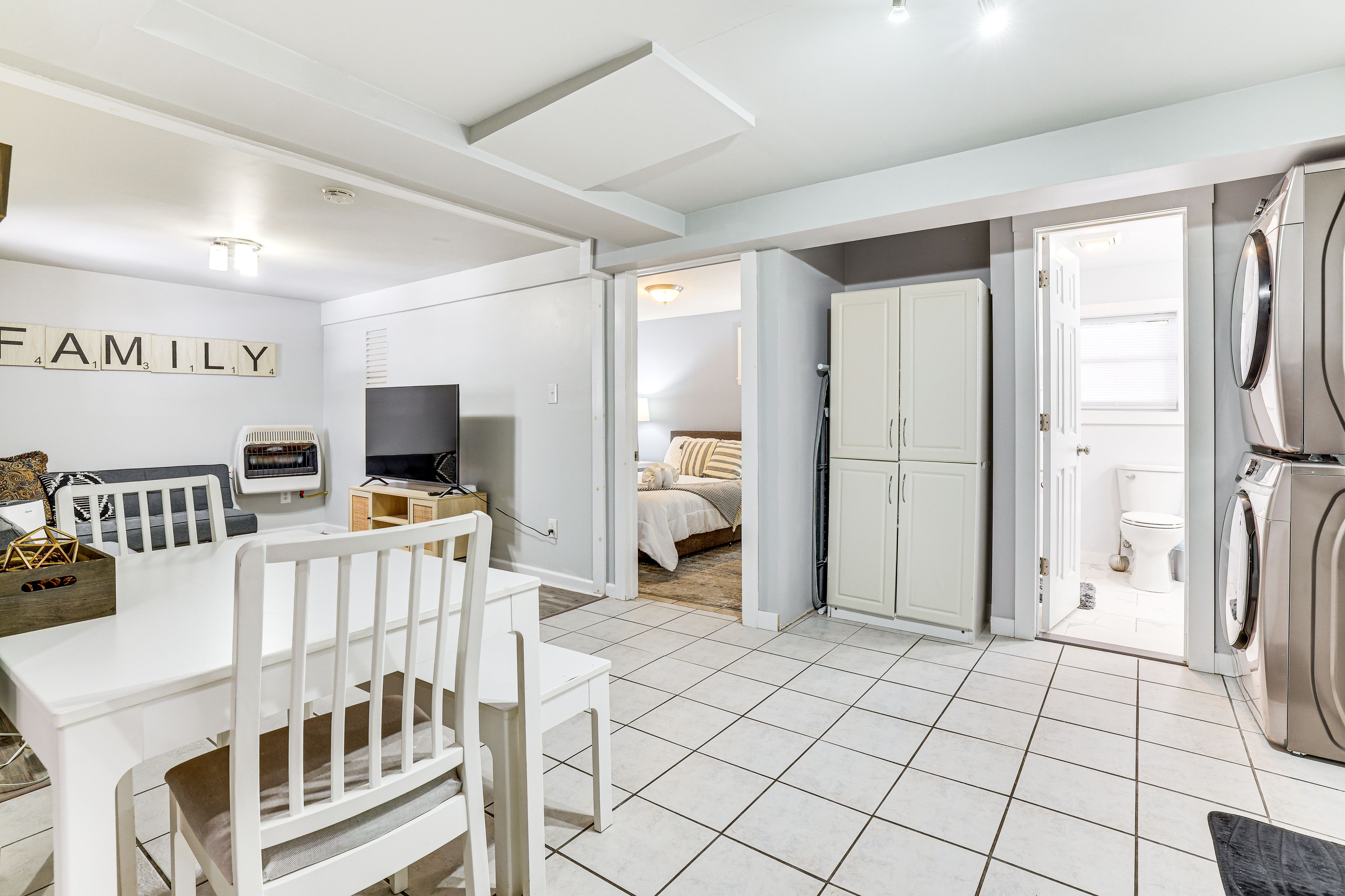 Dining Area | Kitchenette | Washer/Dryer | Basement Level