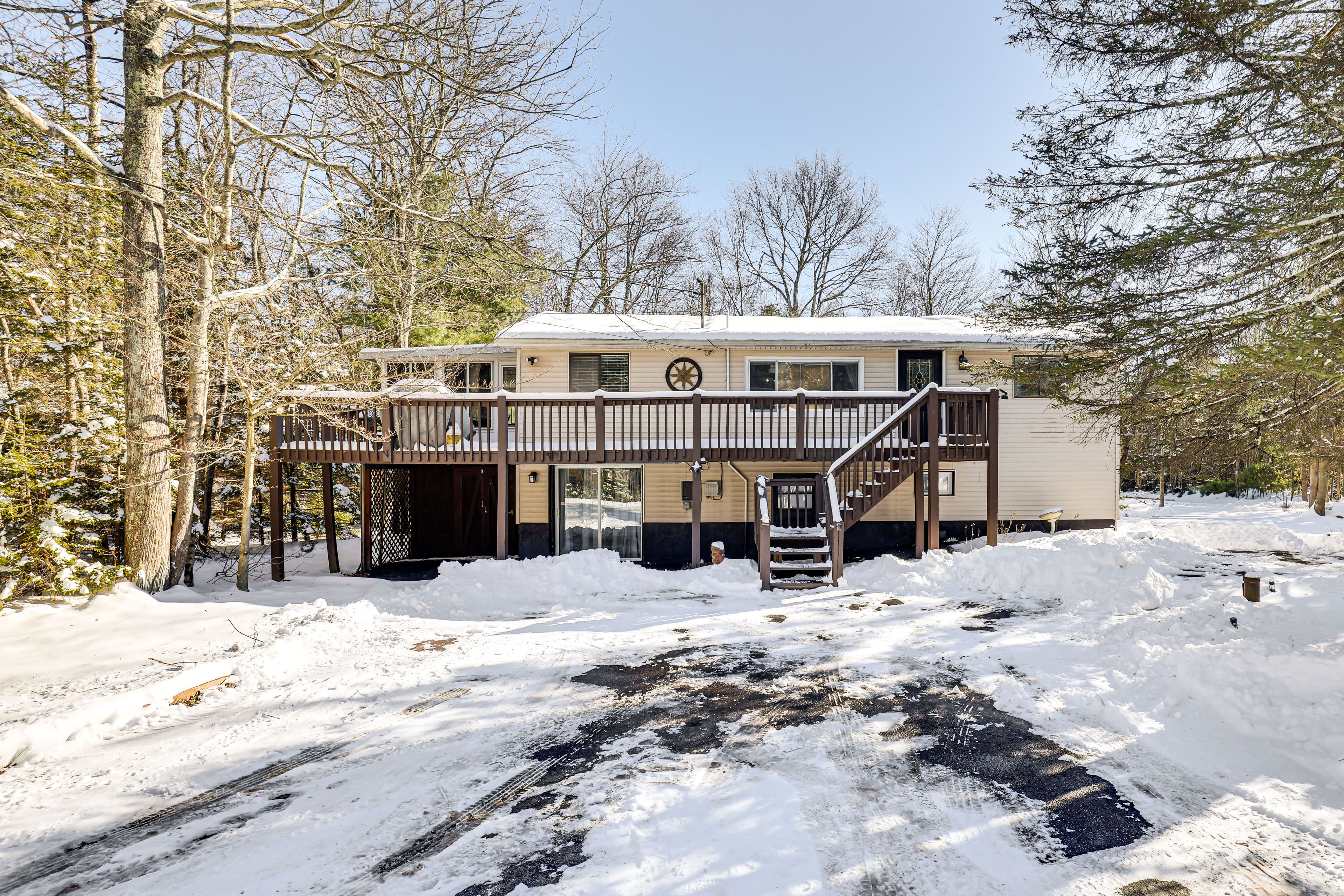 Parking | Driveway (5 Vehicles)