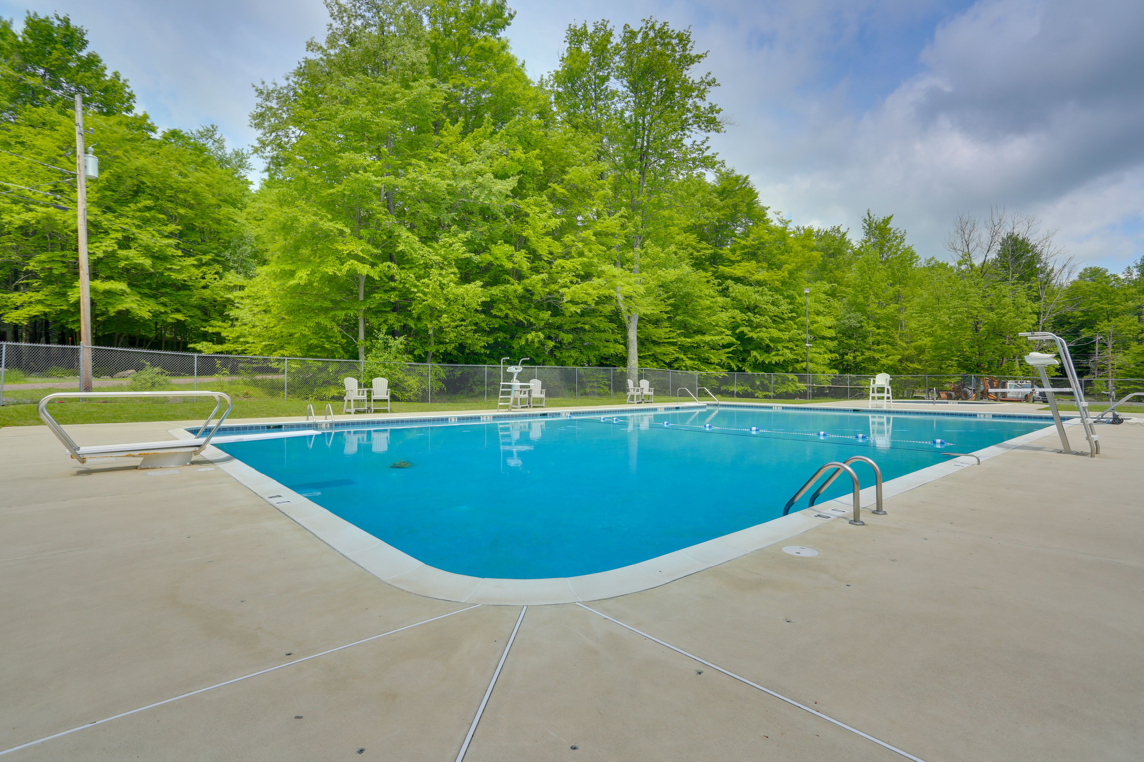 Community Amenities (Fees Required)