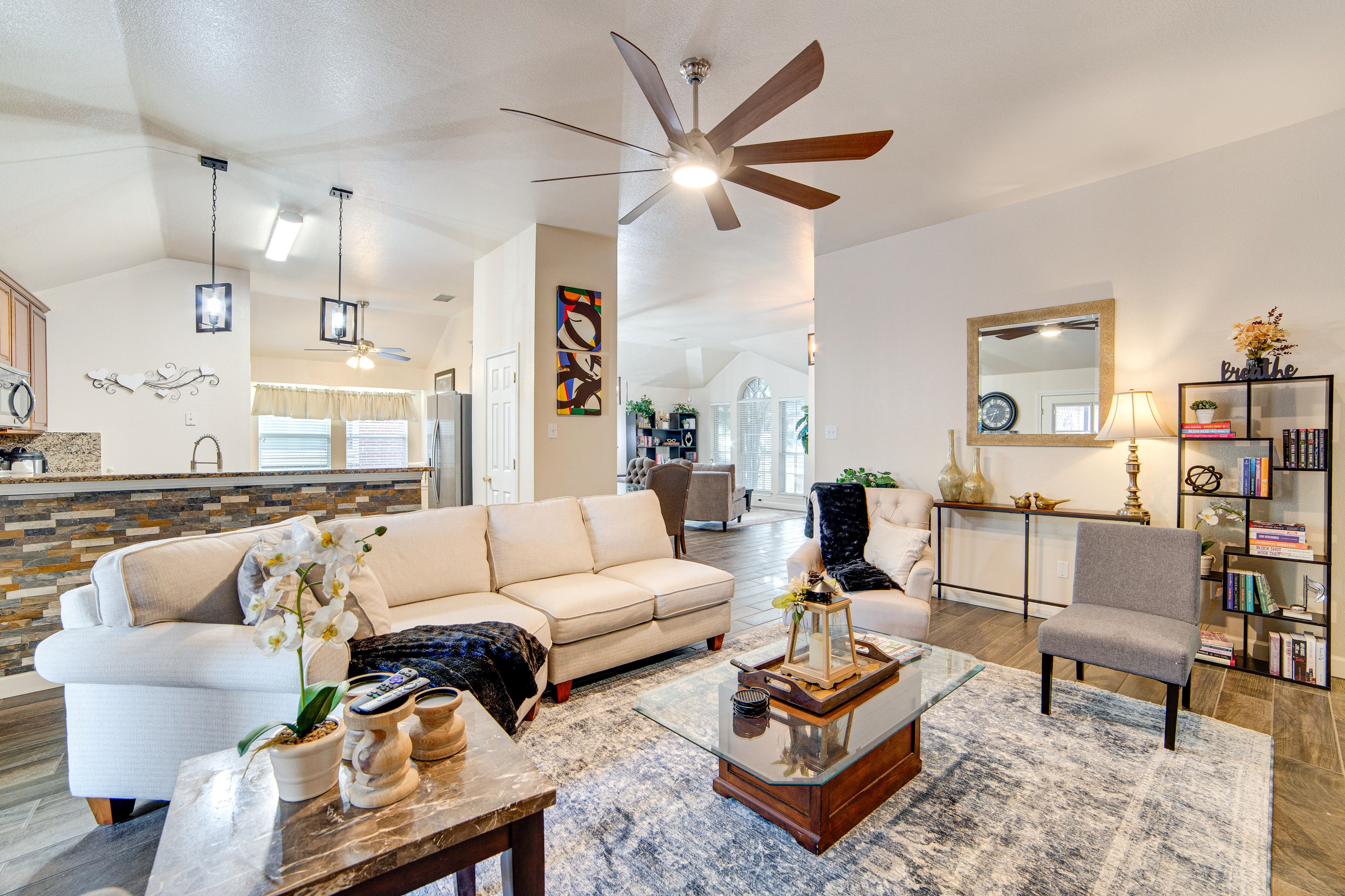 Living Room | Flat-Screen TV | Fireplace