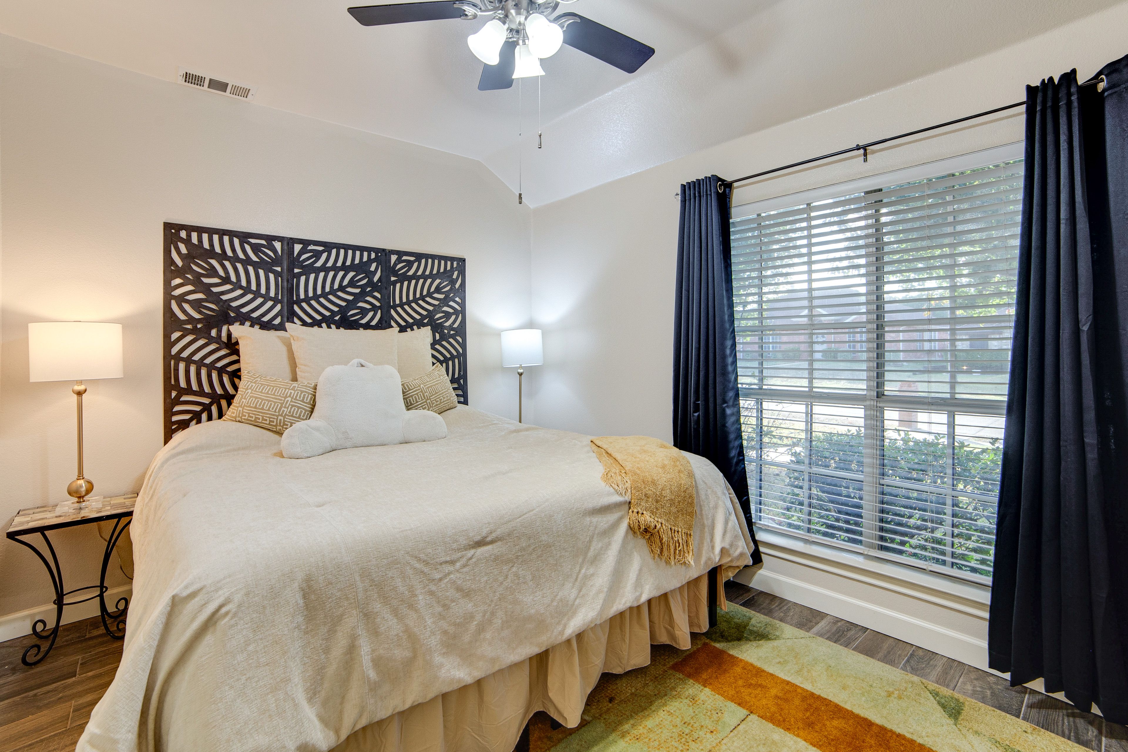 Bedroom 2 | King Bed