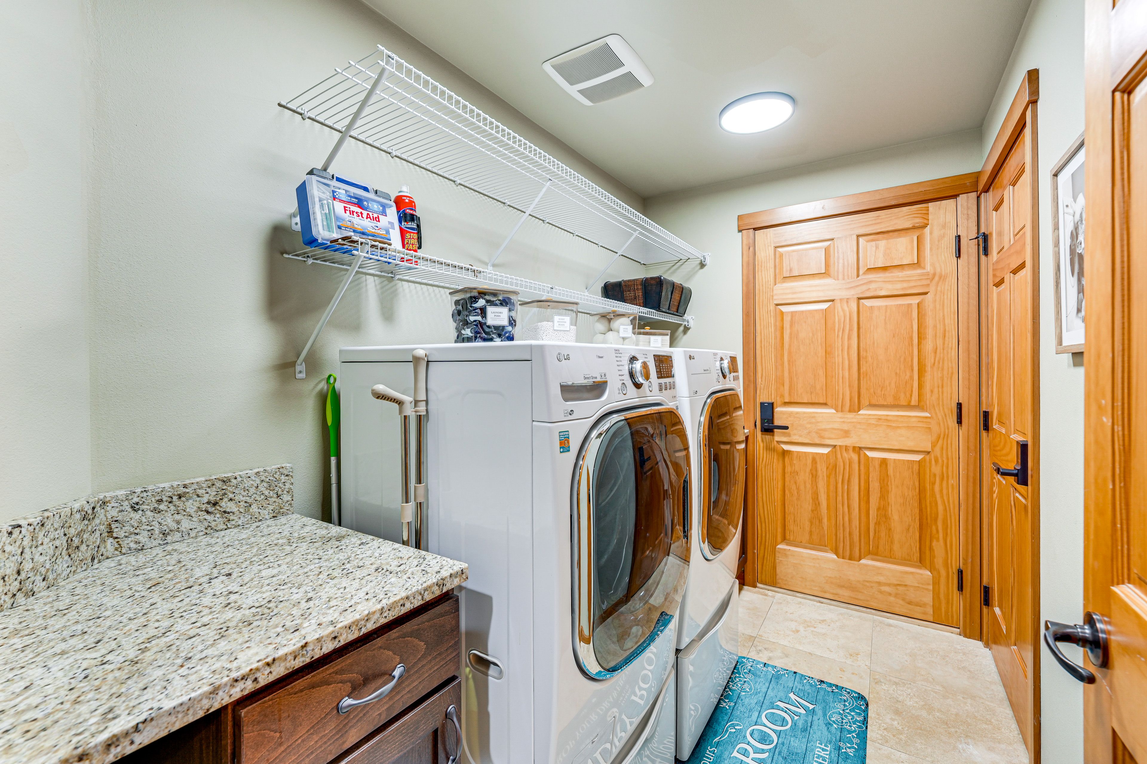 Laundry Room | Washer & Dryer