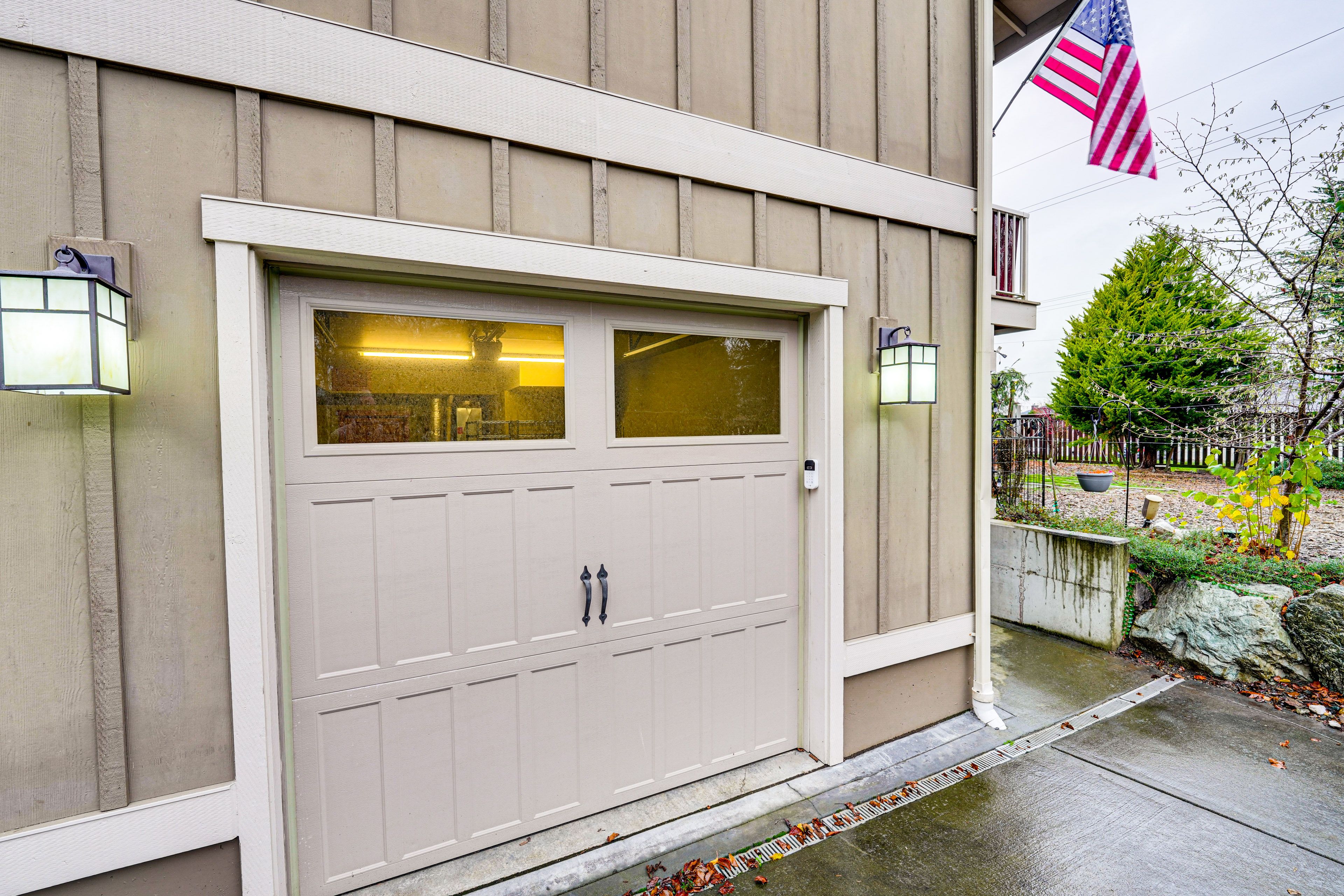 Parking | Garage (1 Vehicle) | Driveway (1 Vehicle)