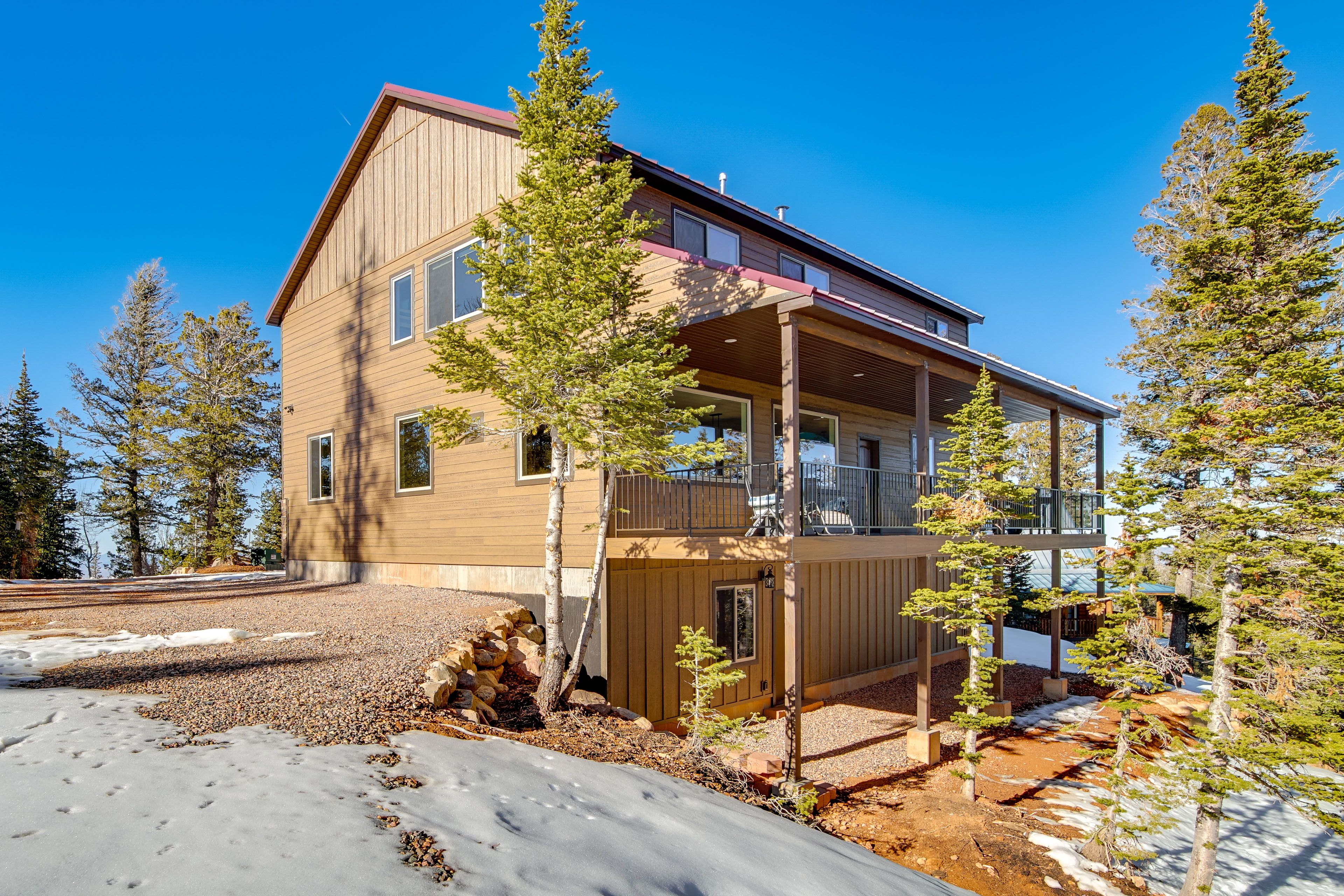 Brian Head Vacation Rental | 5BR | 4BA | 3,312 Sq Ft | 5 Steps Required