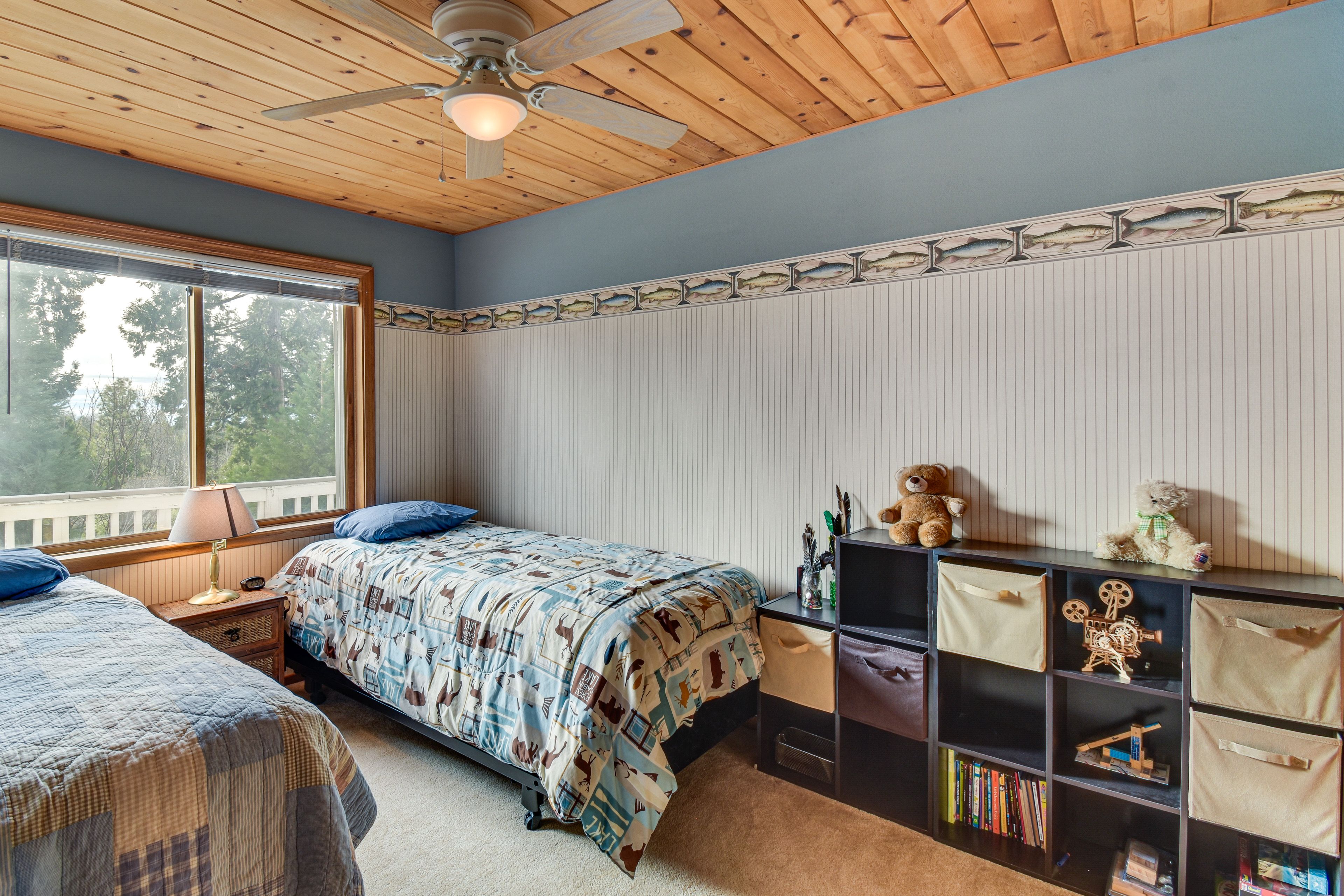 Bedroom 2 | 2 Twin Beds | 1st Floor