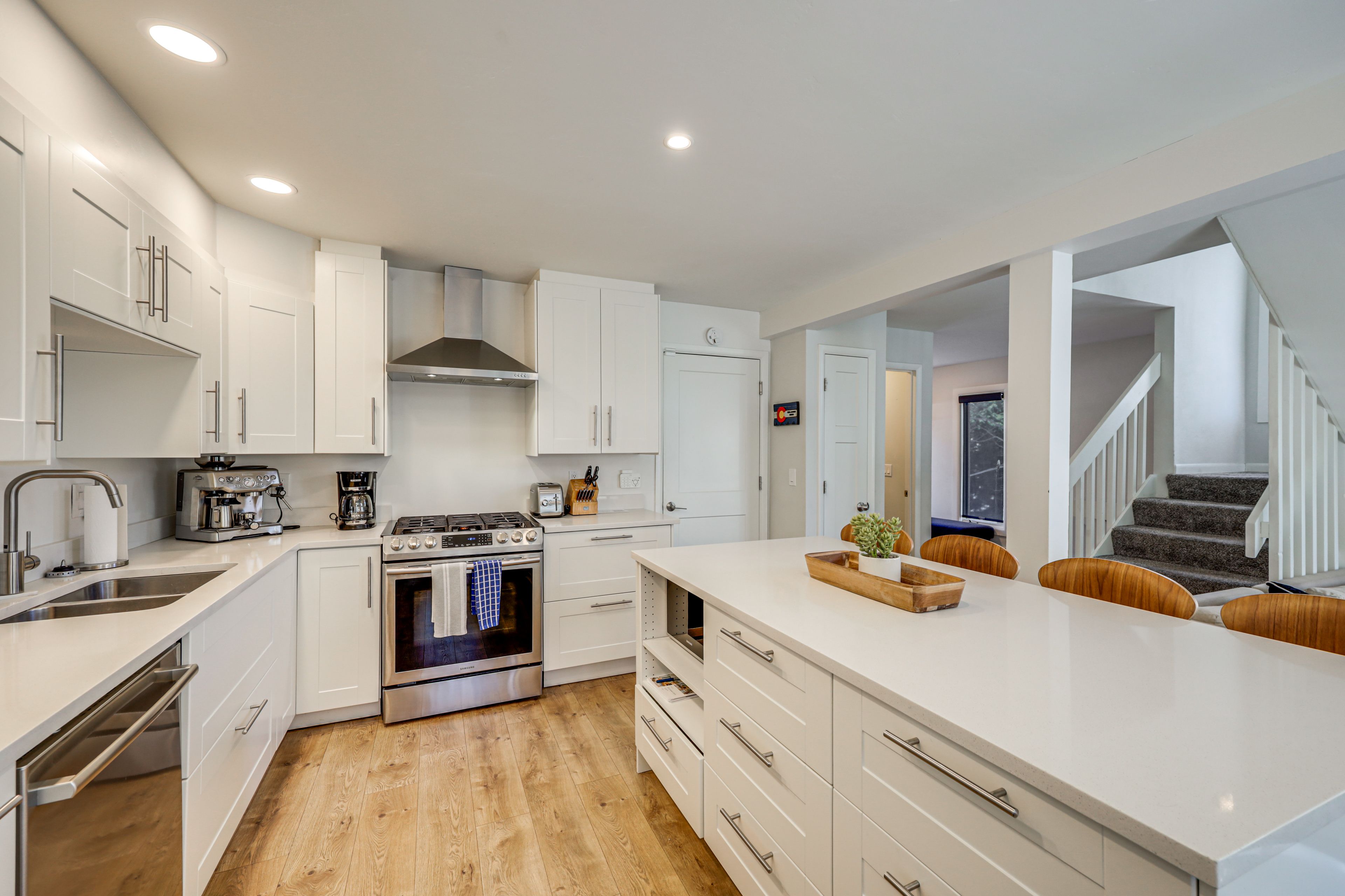 Kitchen | Refrigerator | Breakfast Bar | Main Level