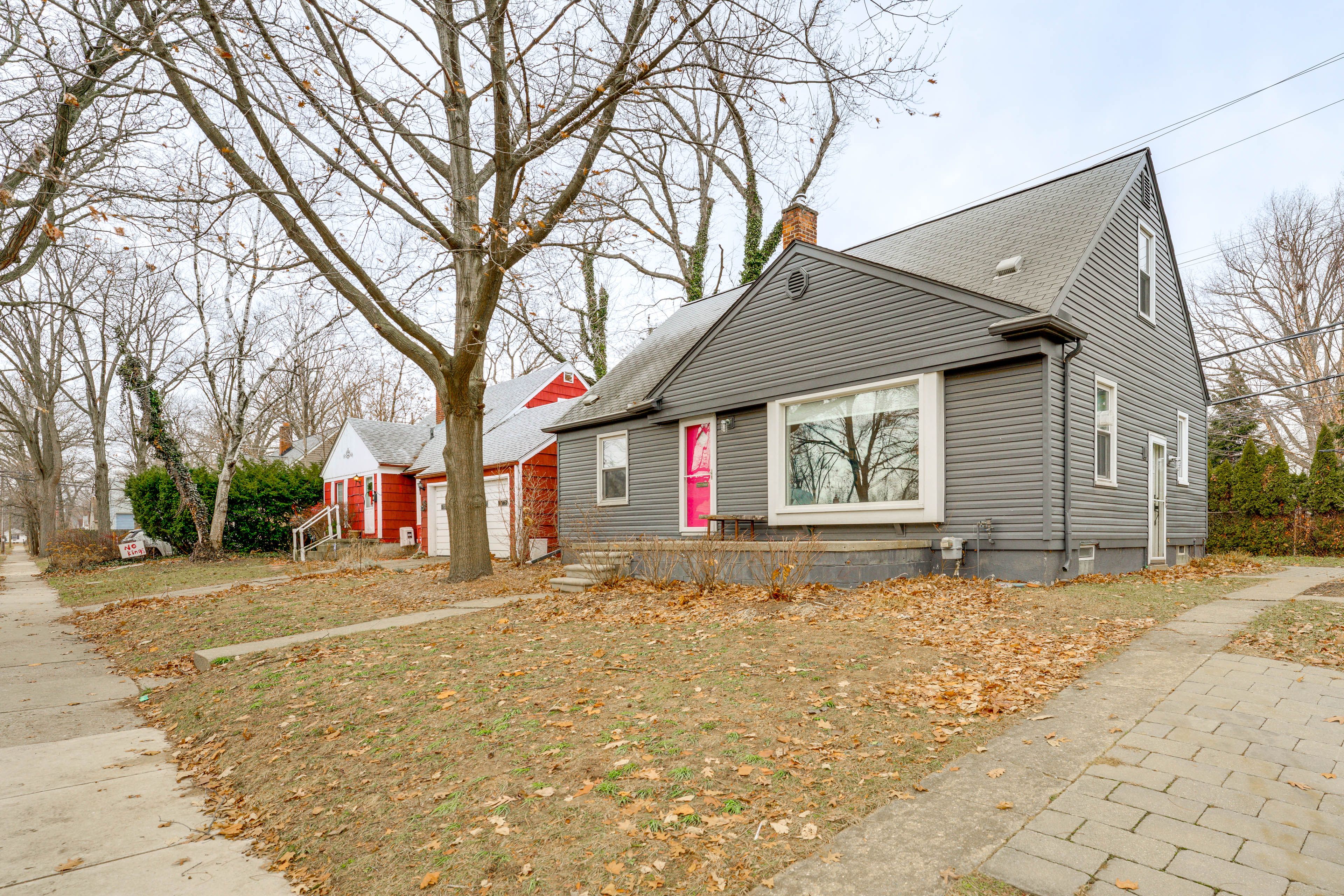 Parking | Driveway (2 Vehicles)