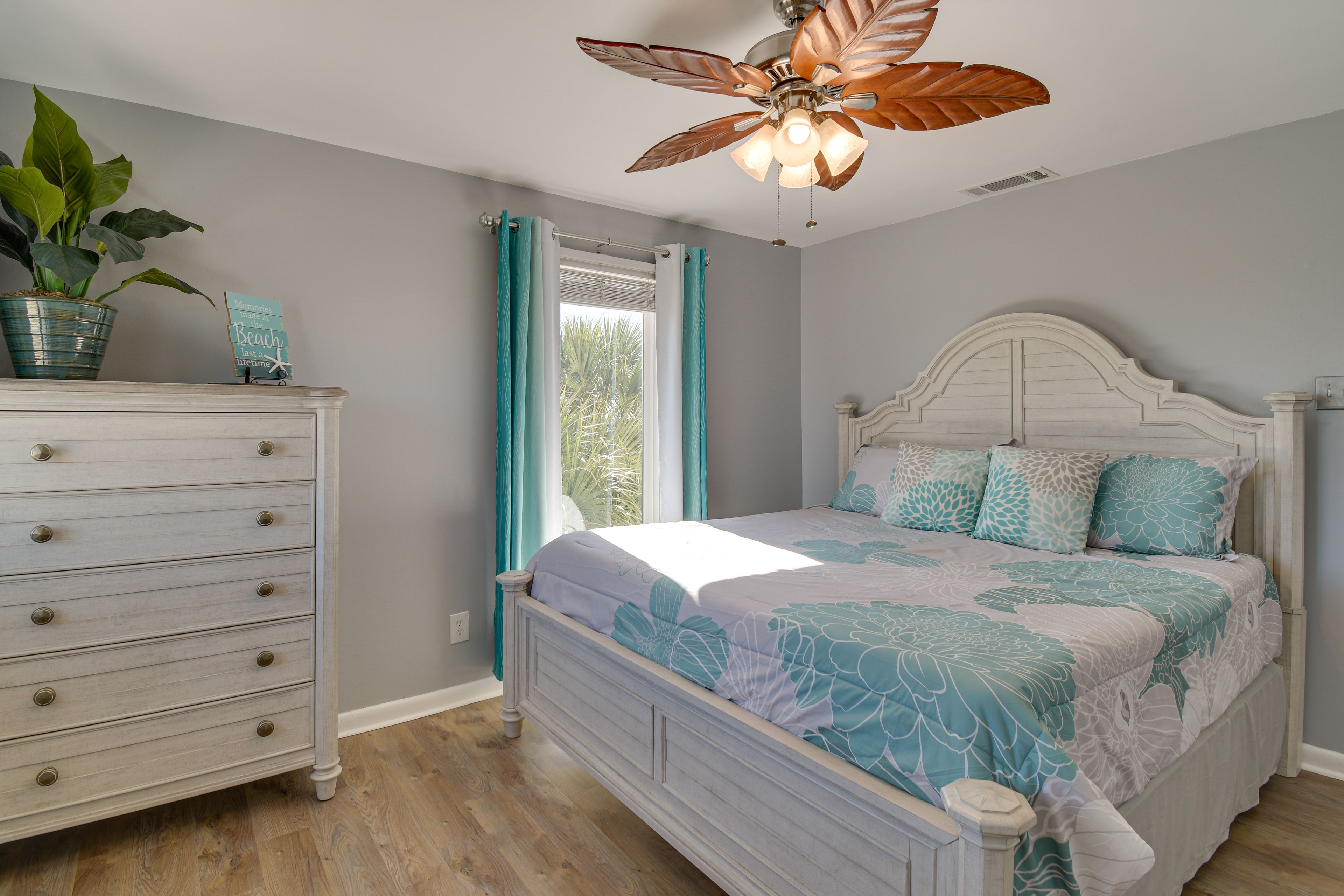 Bedroom 1 | King Bed | TV | 2nd Floor